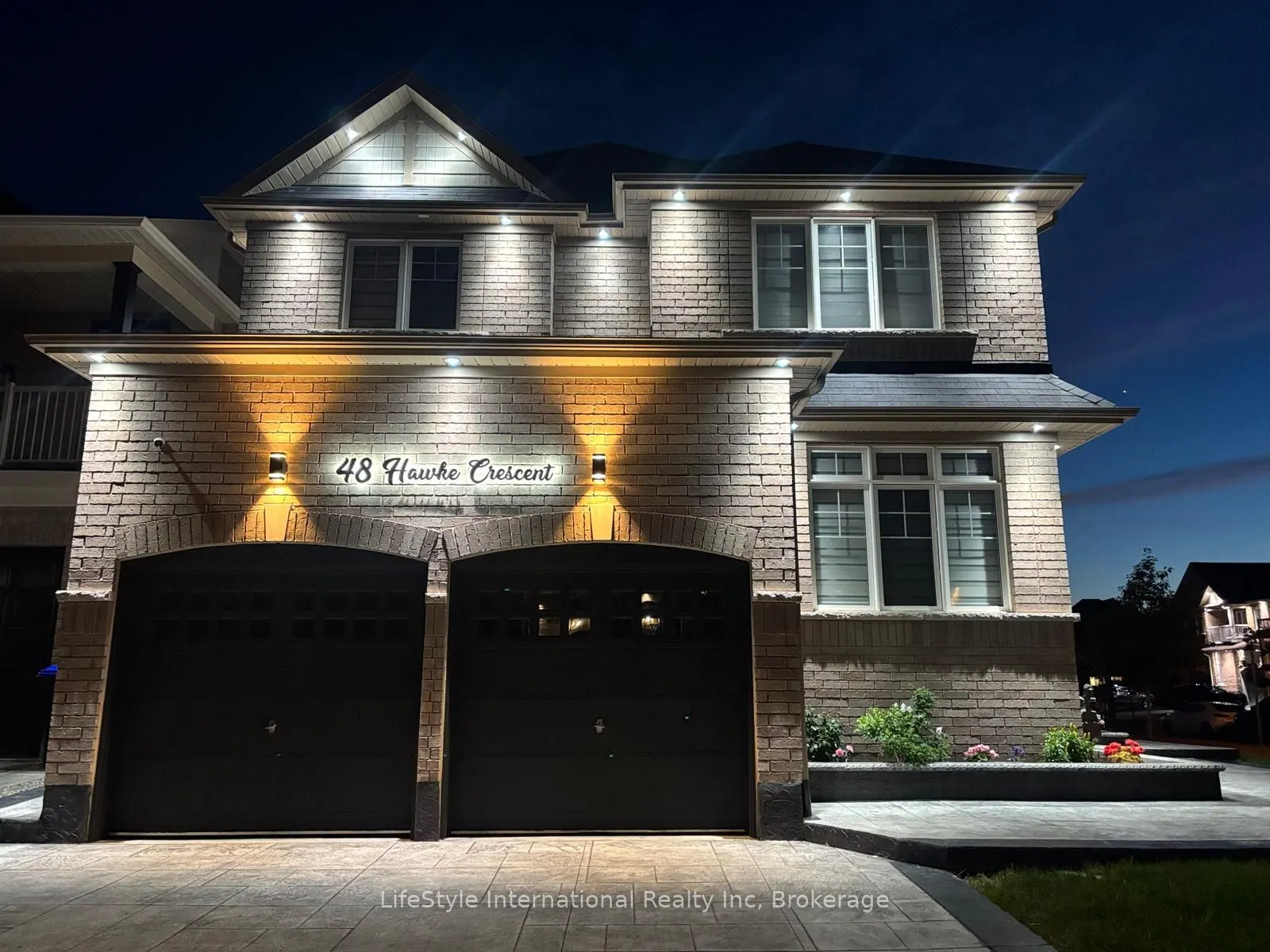 48 Hawke Crescent