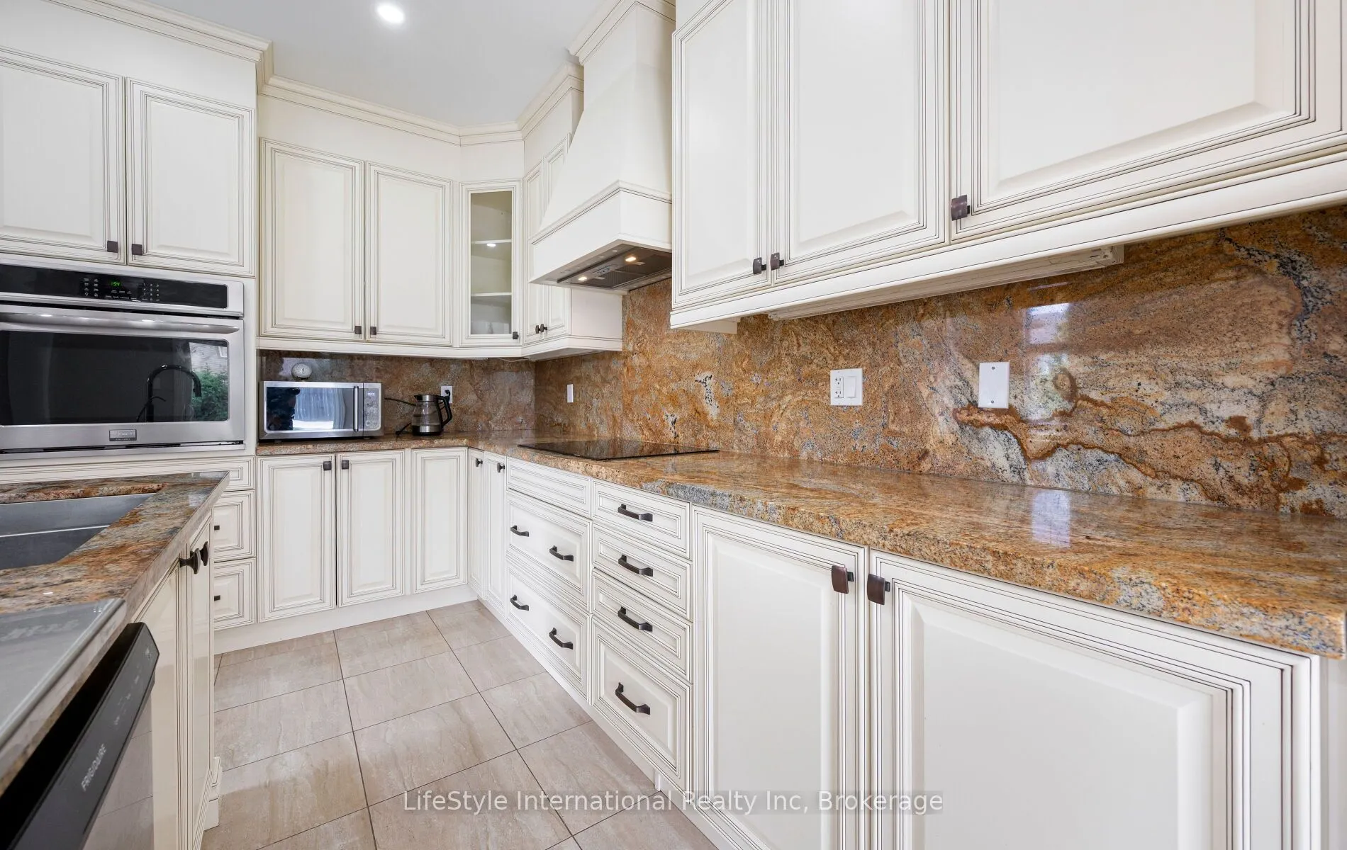 48 Hawke Crescent