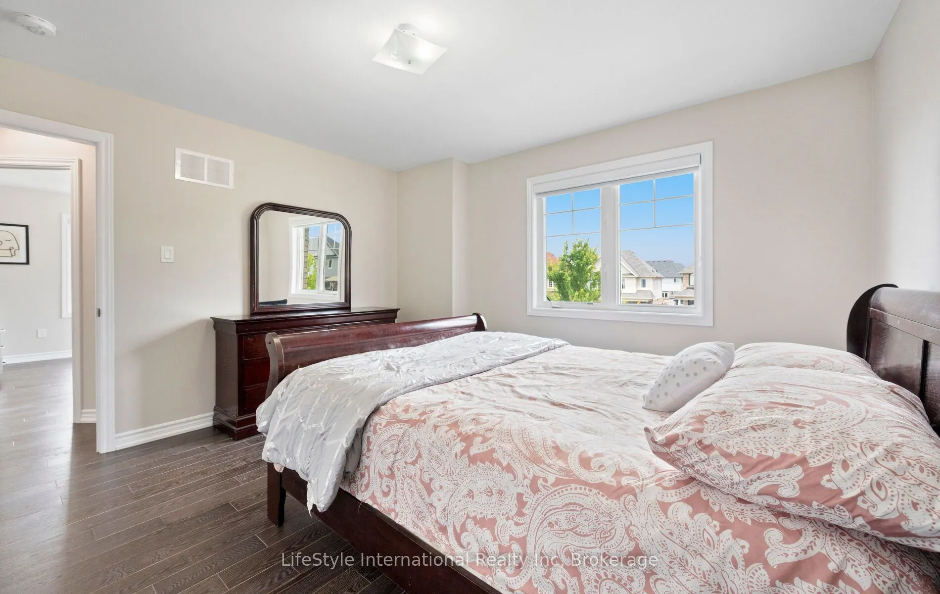 48 Hawke Crescent