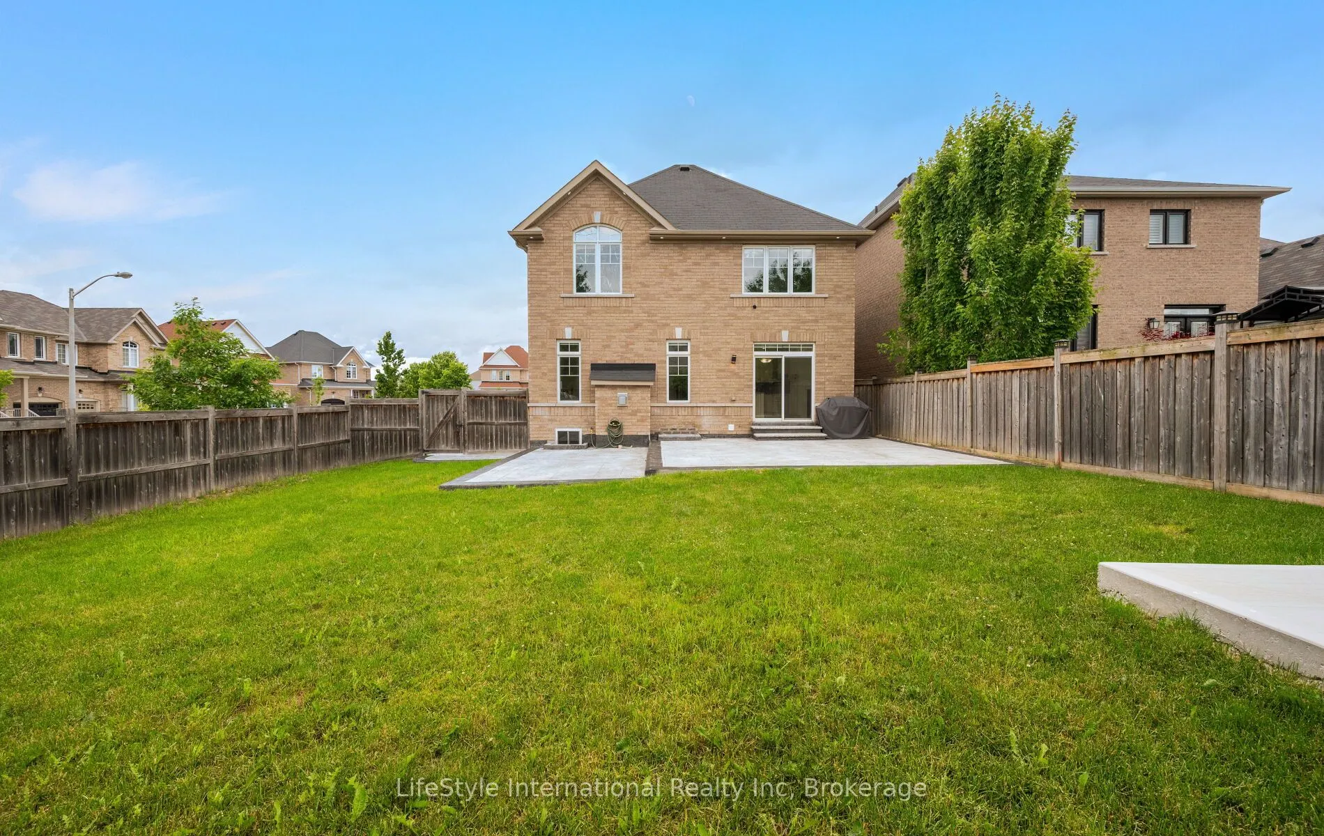 48 Hawke Crescent