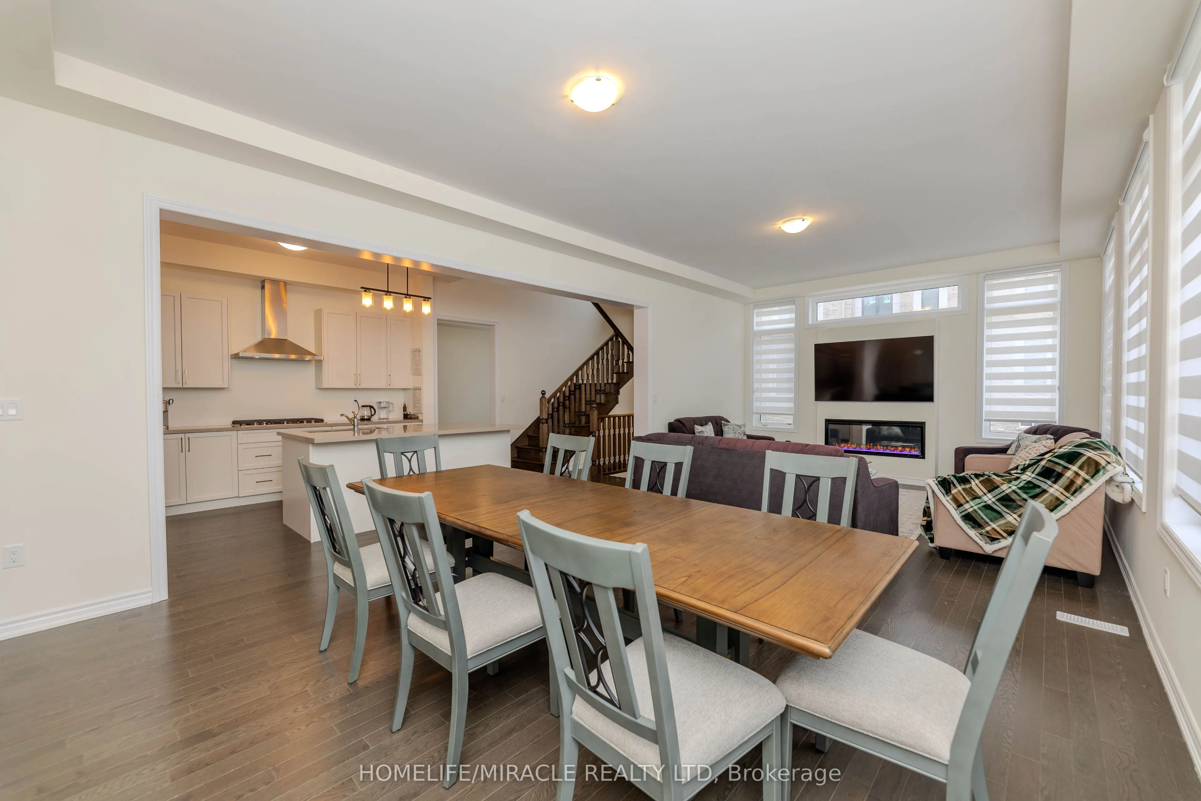 89 Halldorson Avenue
