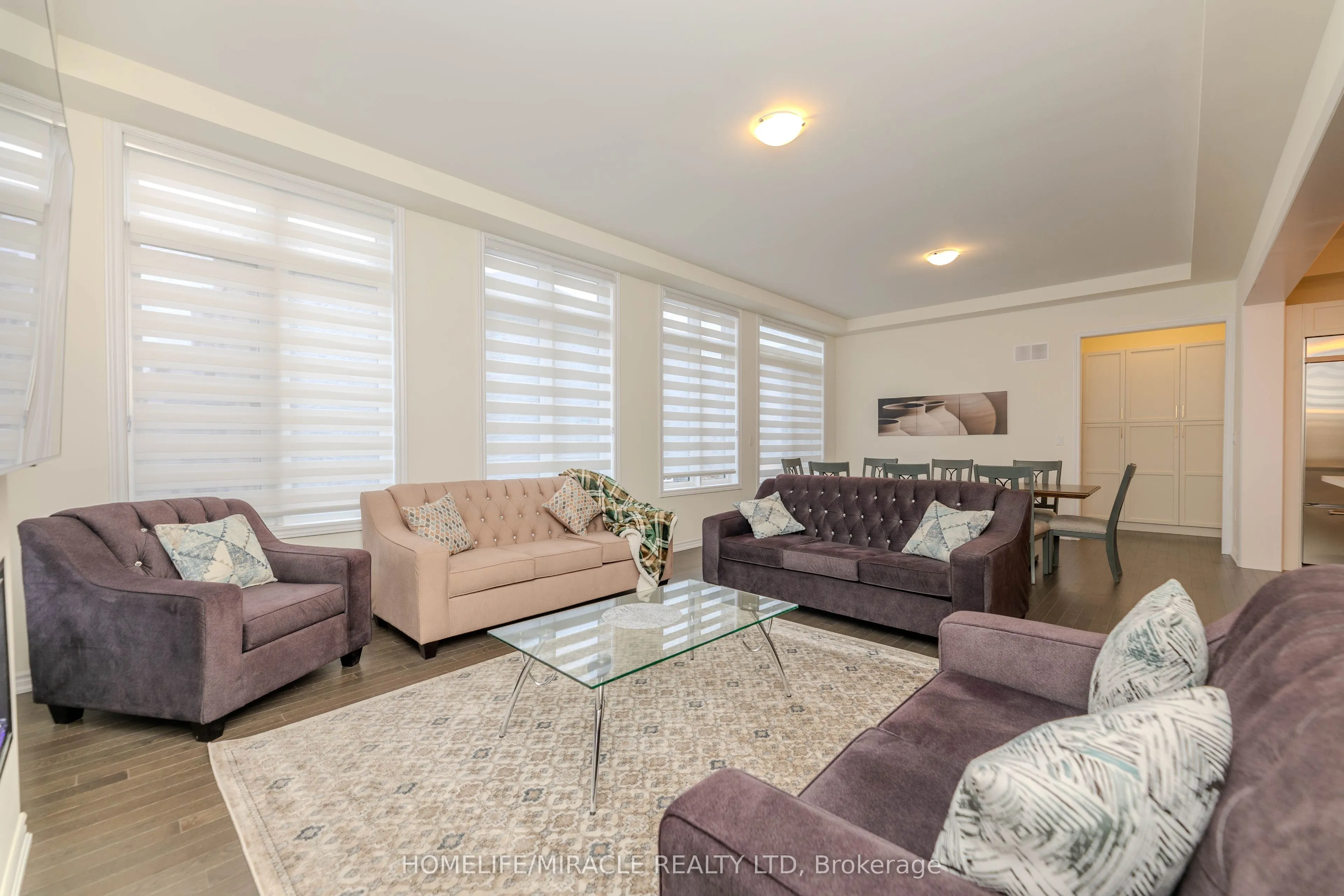 89 Halldorson Avenue