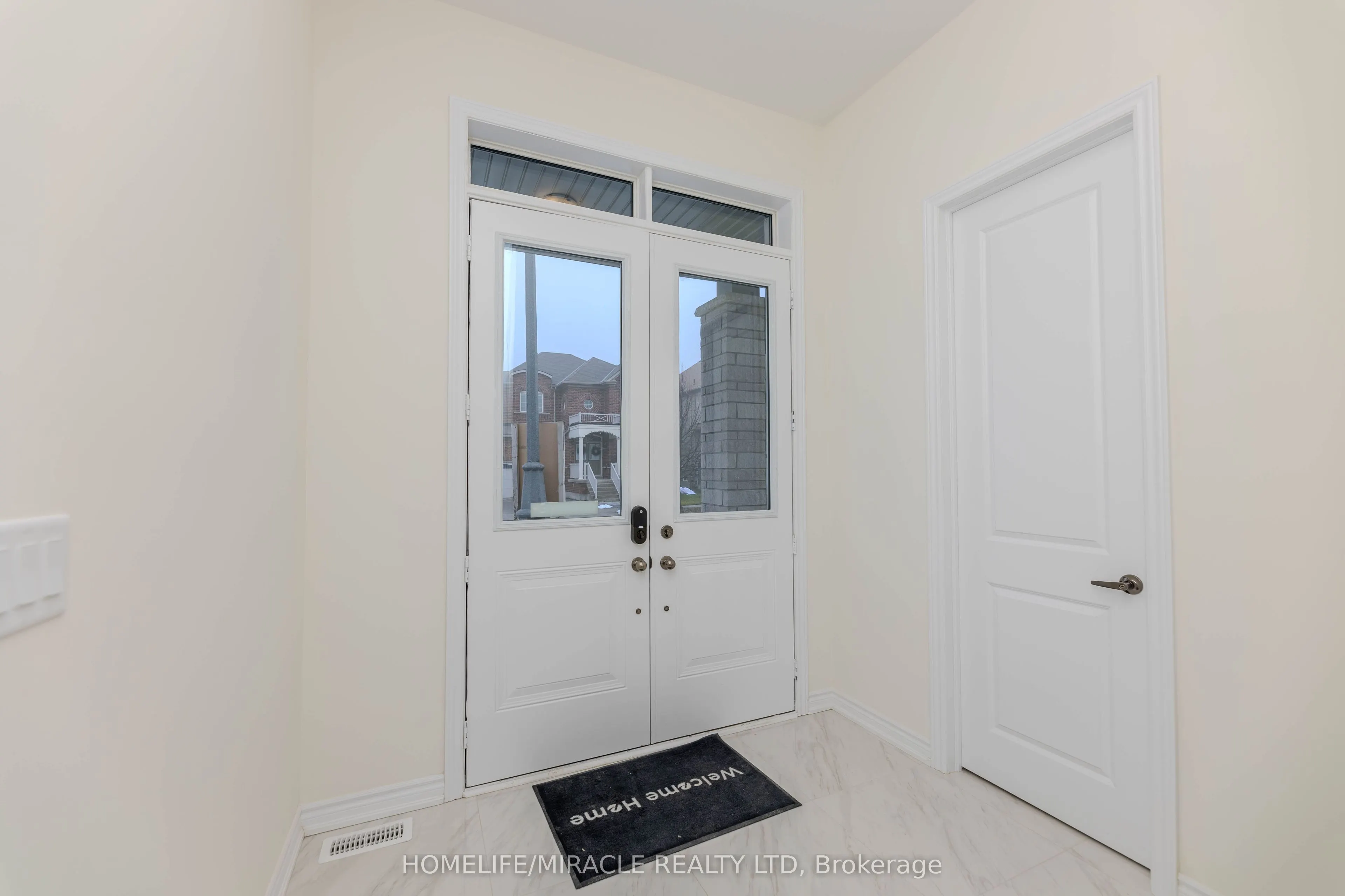 89 Halldorson Avenue
