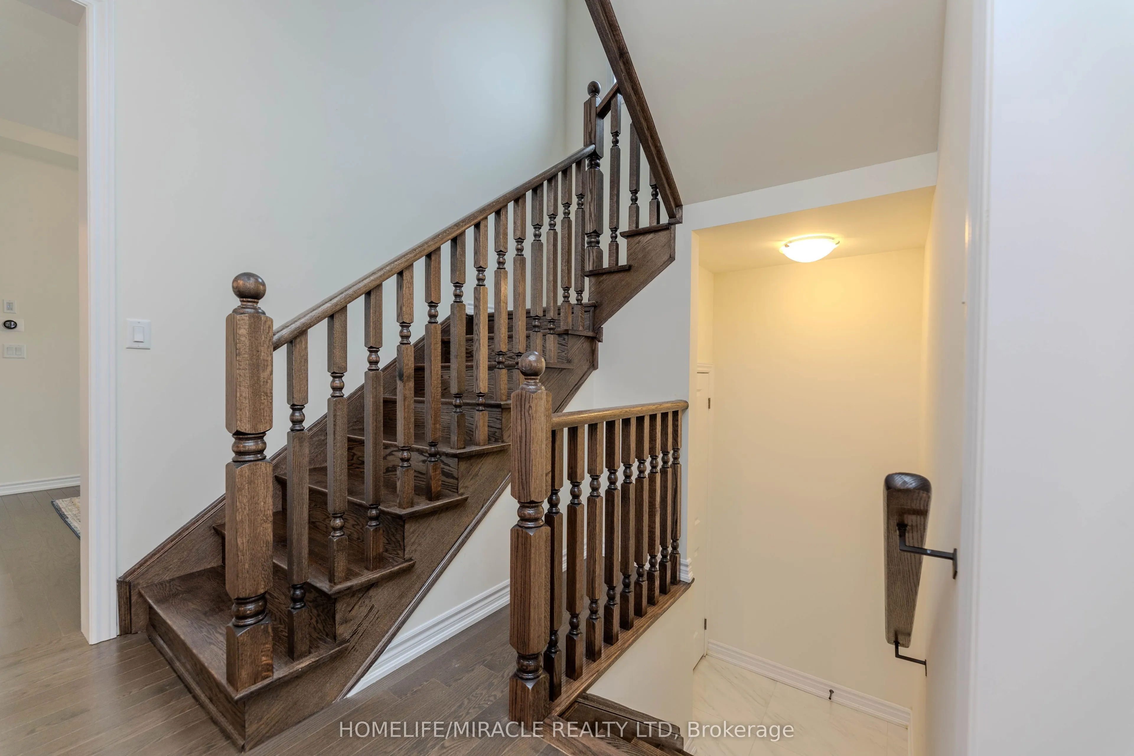89 Halldorson Avenue