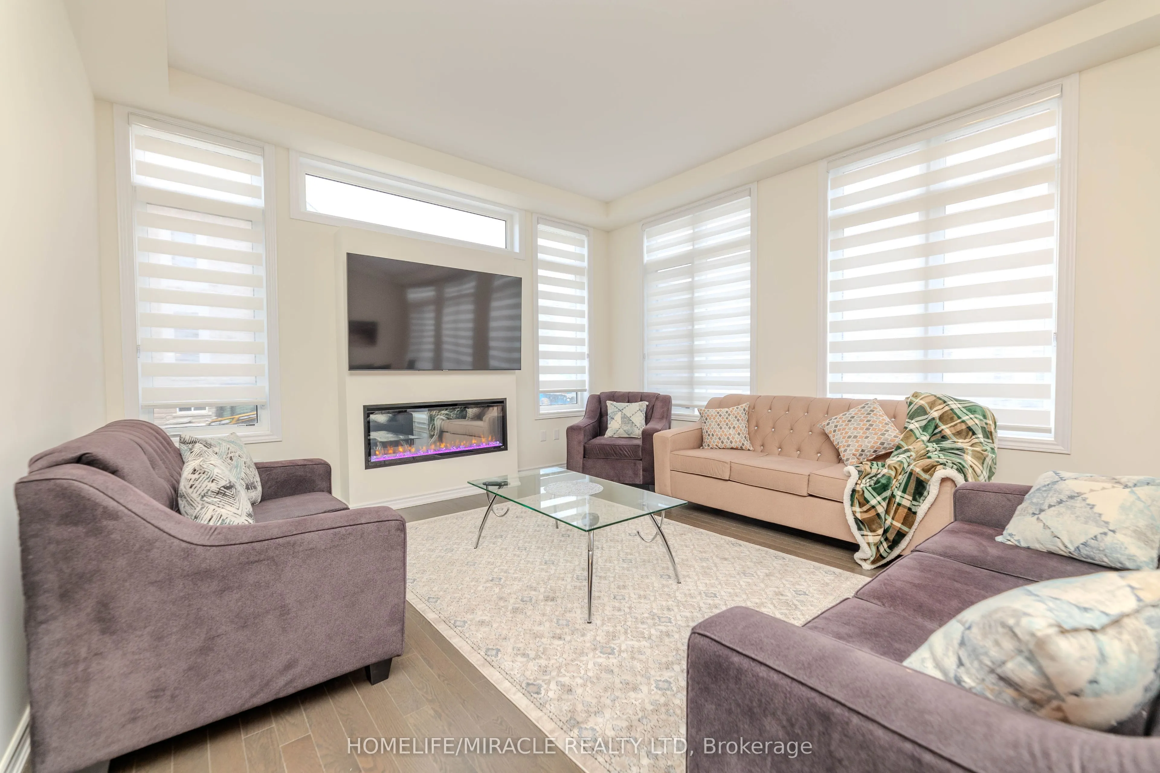 89 Halldorson Avenue