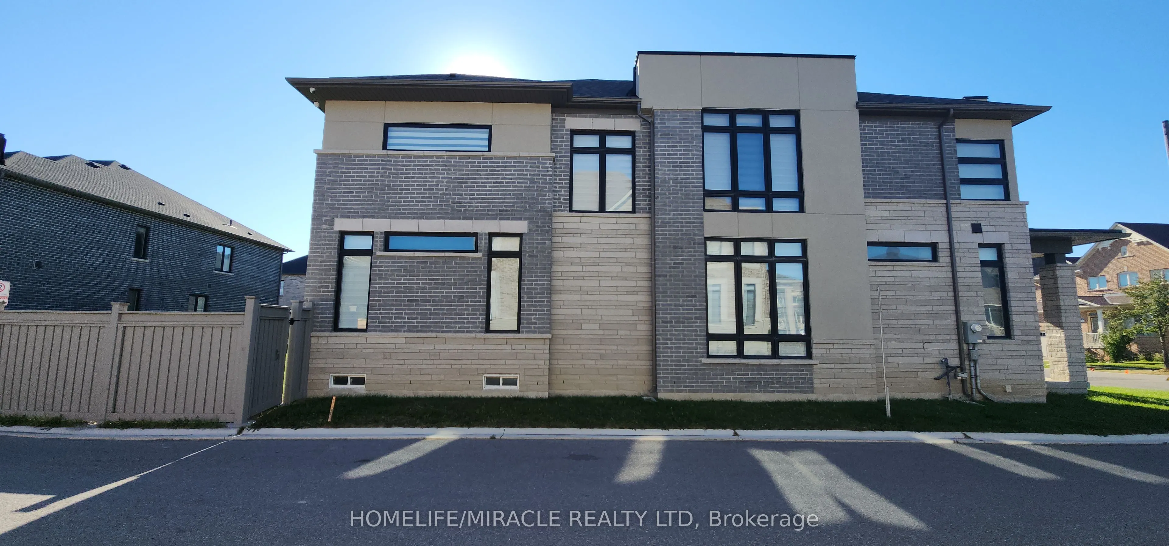 89 Halldorson Avenue