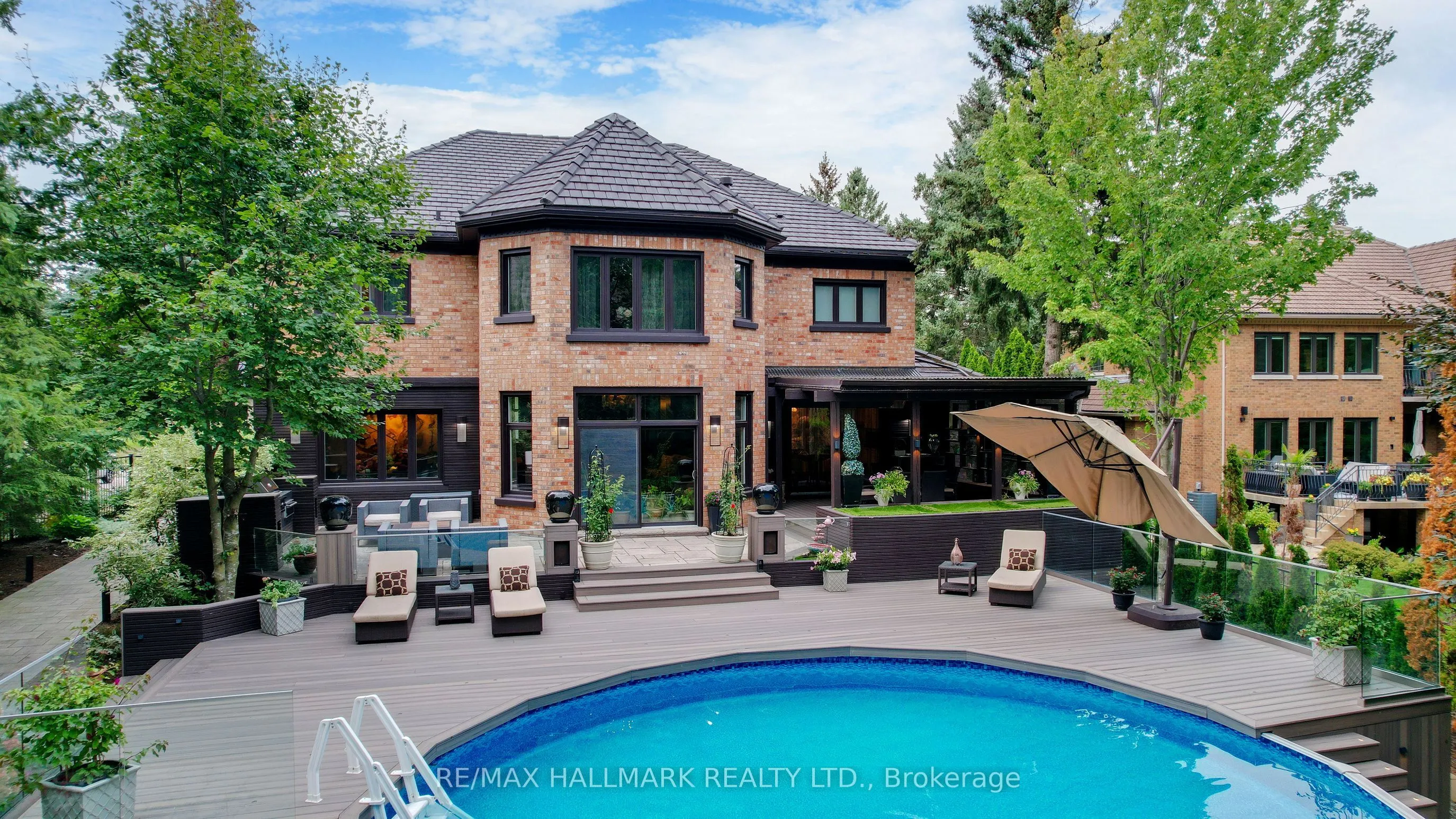 101 Longview Crescent