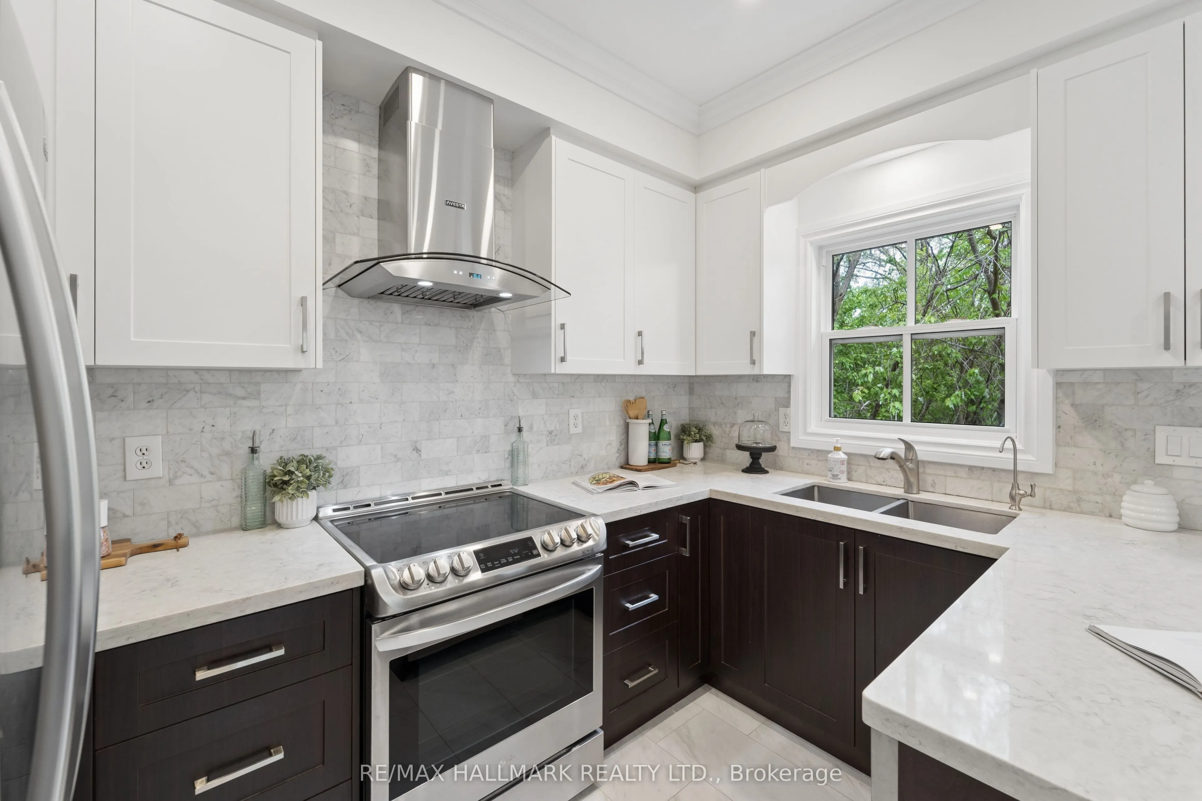 13 E J Lennox Way #1