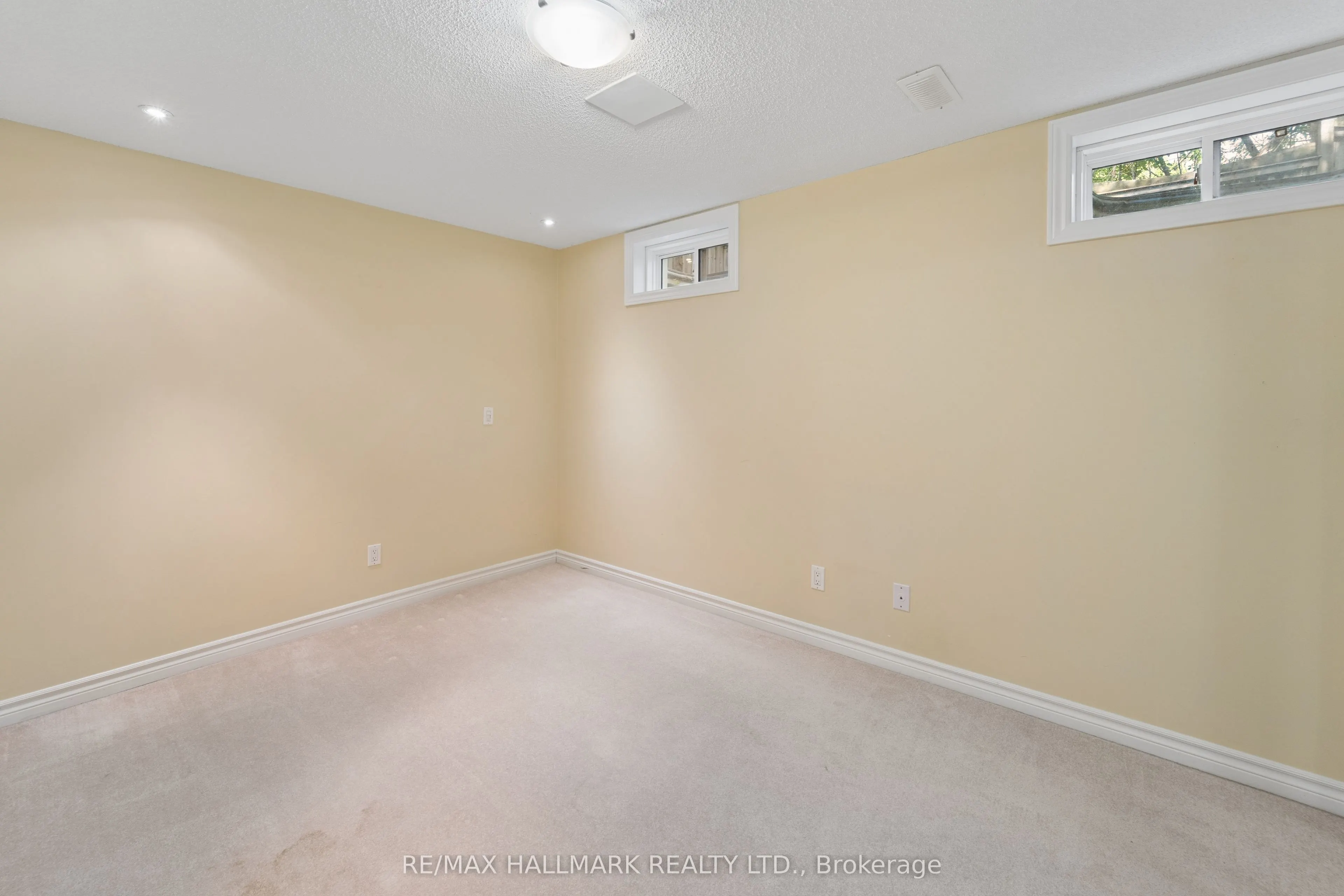 13 E J Lennox Way #1