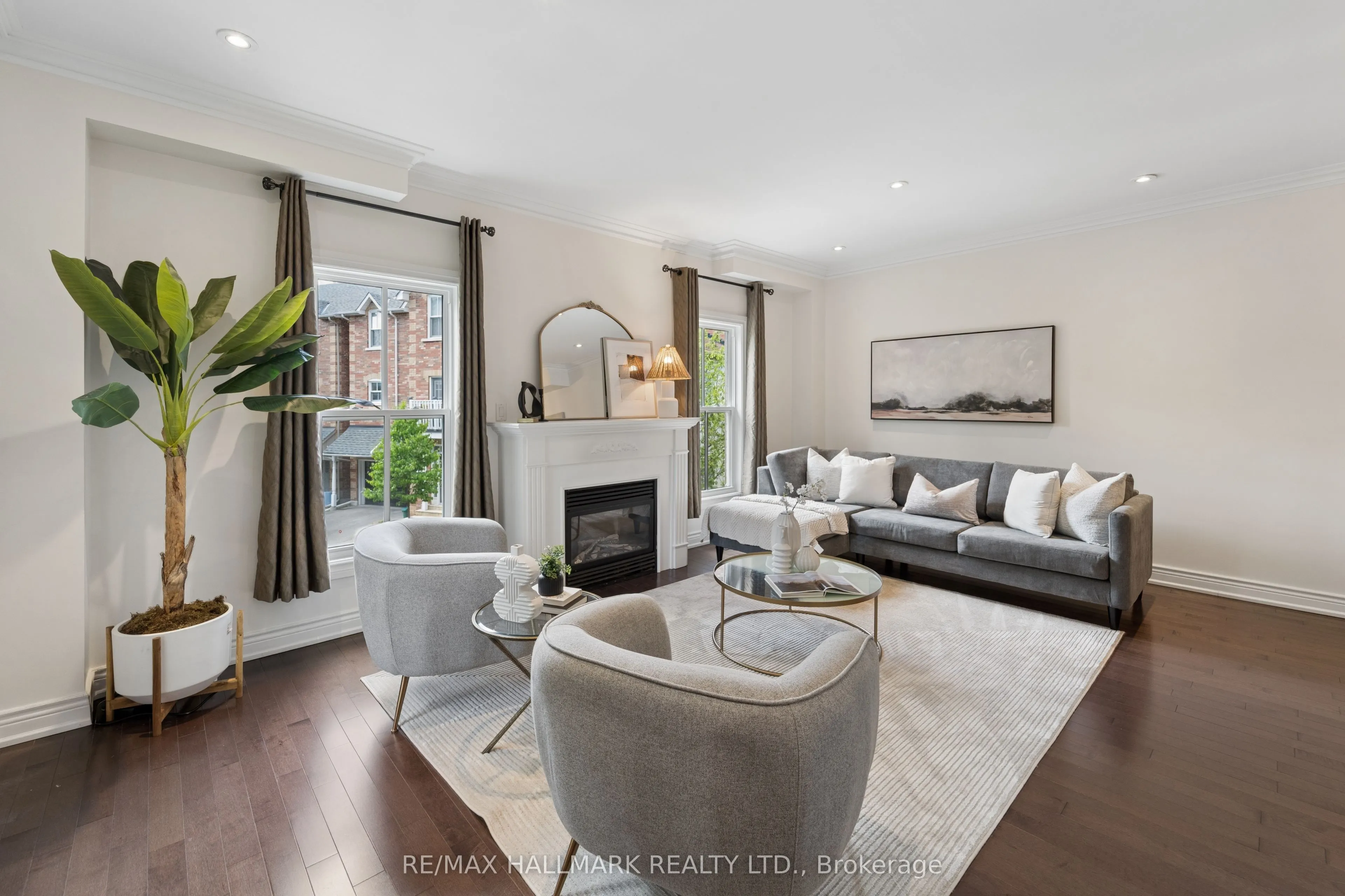 13 E J Lennox Way #1