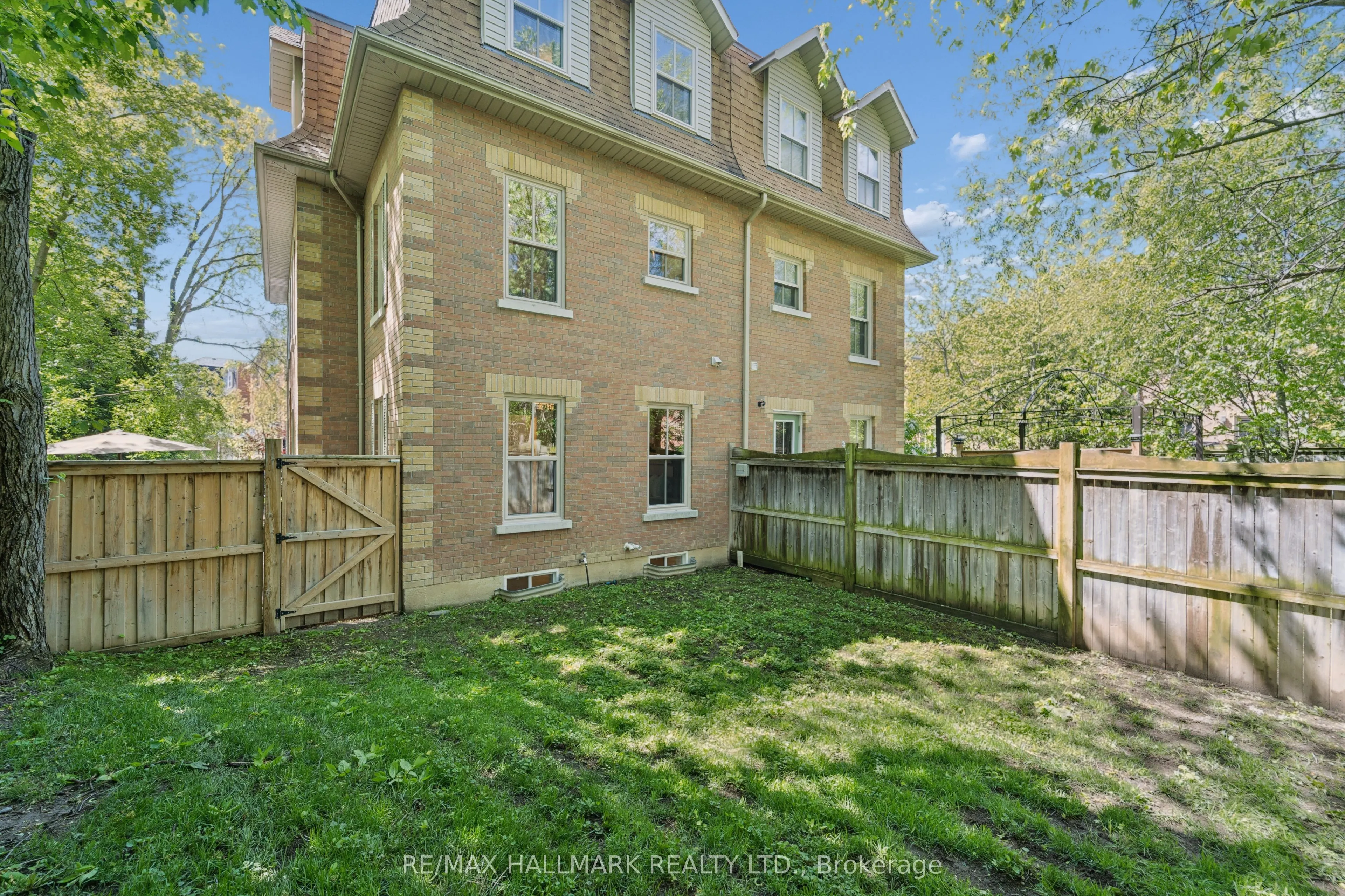 13 E J Lennox Way #1