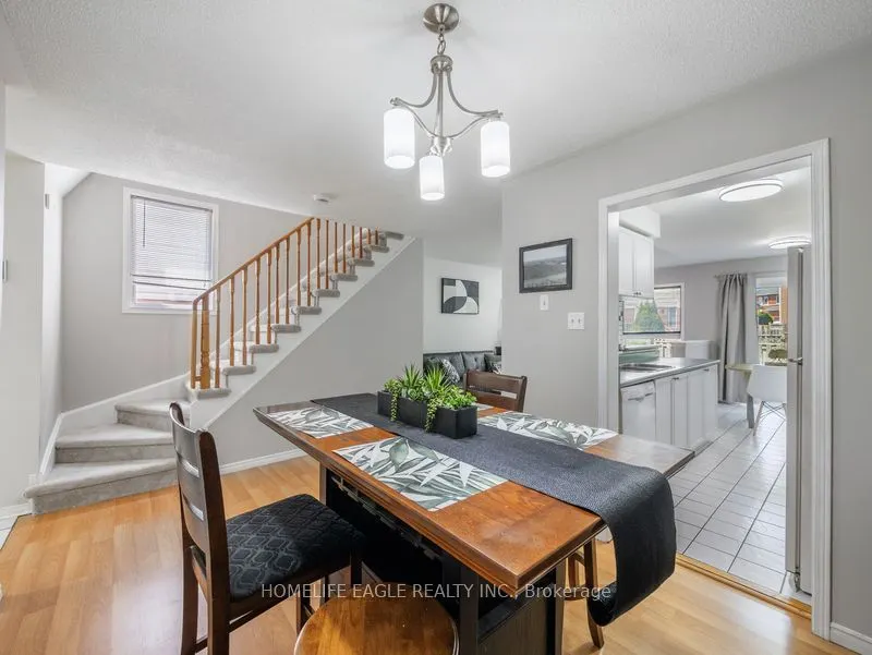 479 Heddle Crescent