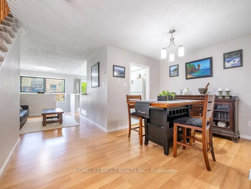 479 Heddle Crescent