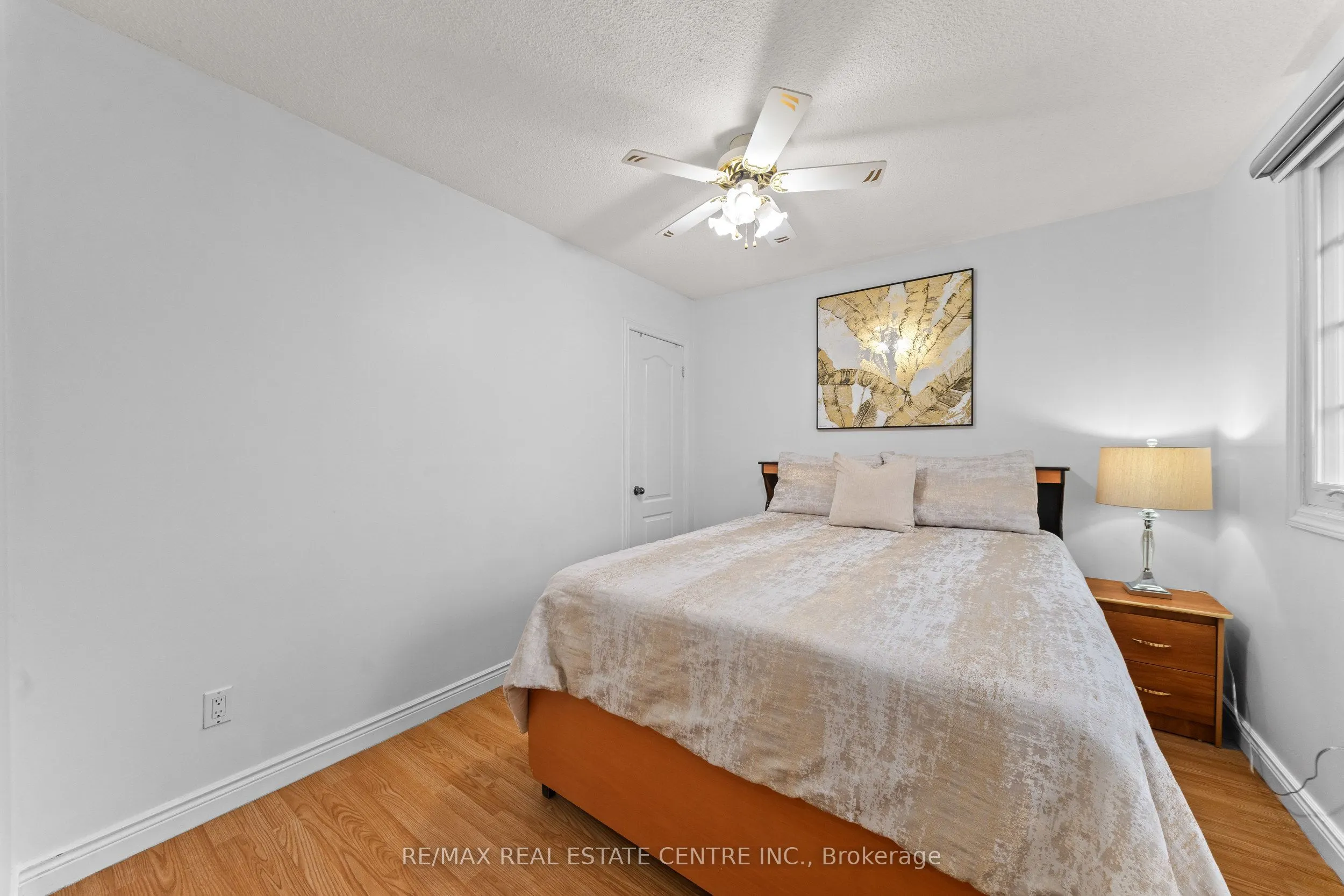 2 Hollyburn Court
