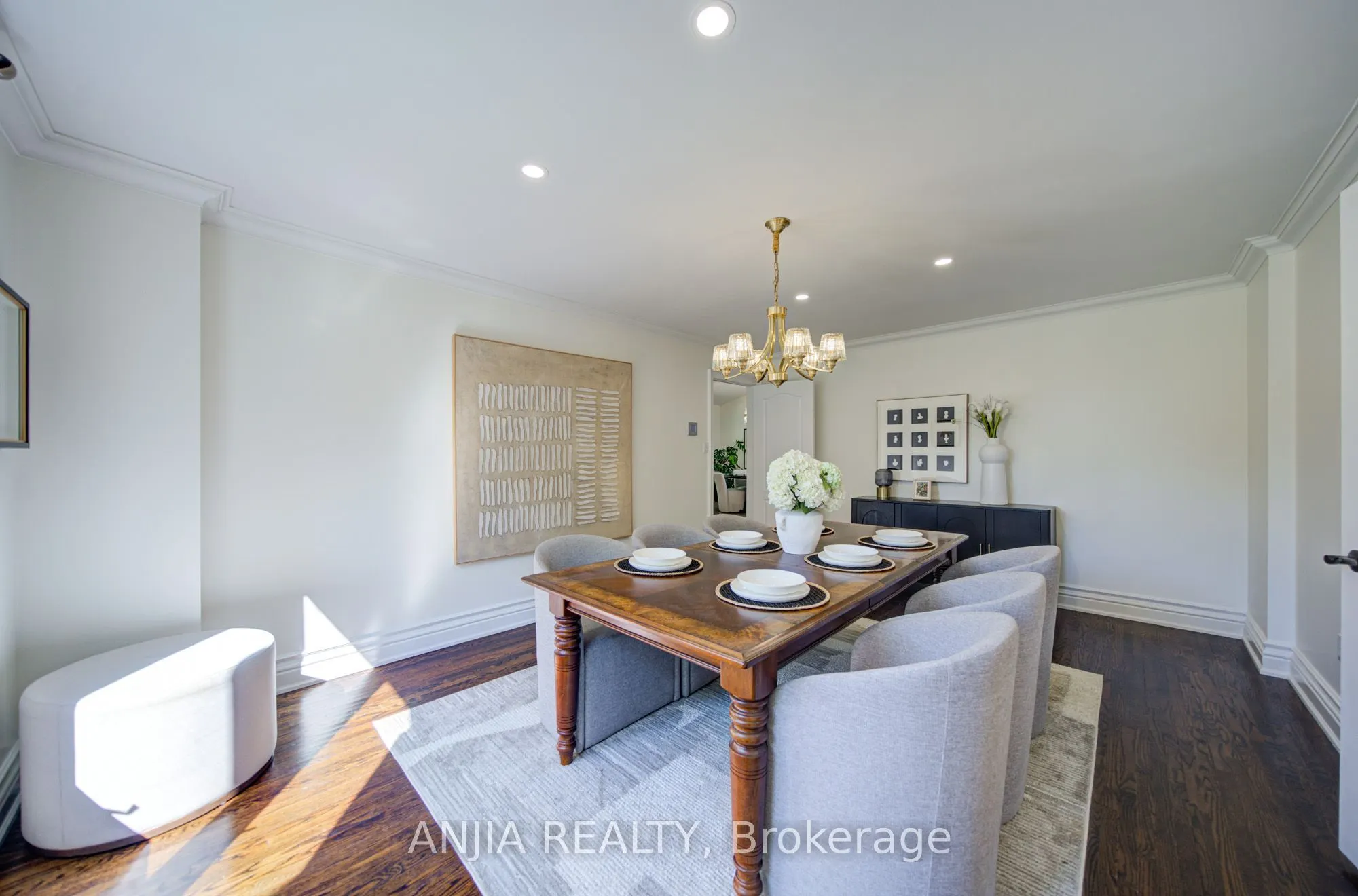 8 Calderbridge Crescent