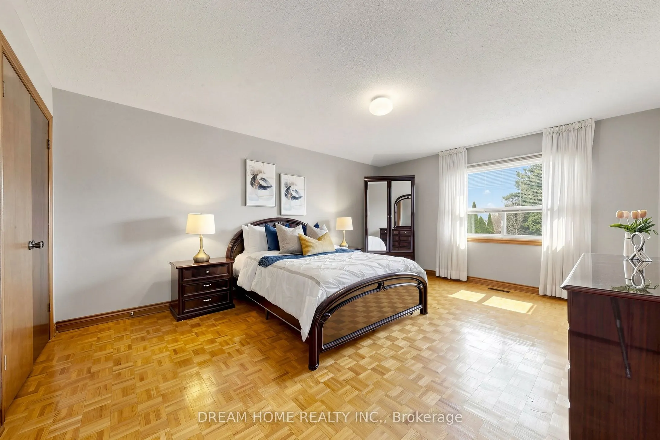 312 Valeria Boulevard
