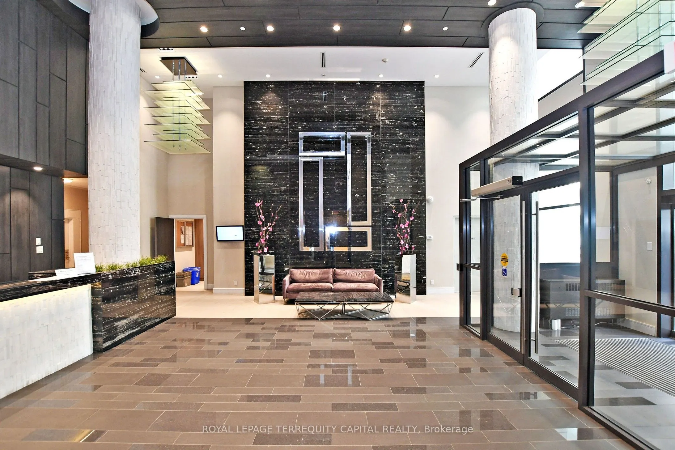 9199 Yonge Street #306