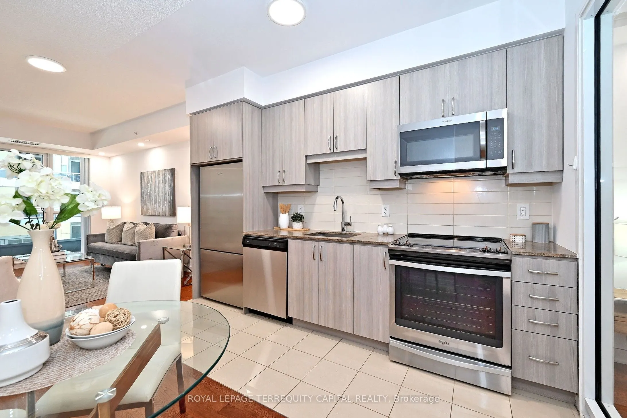 9199 Yonge Street #306