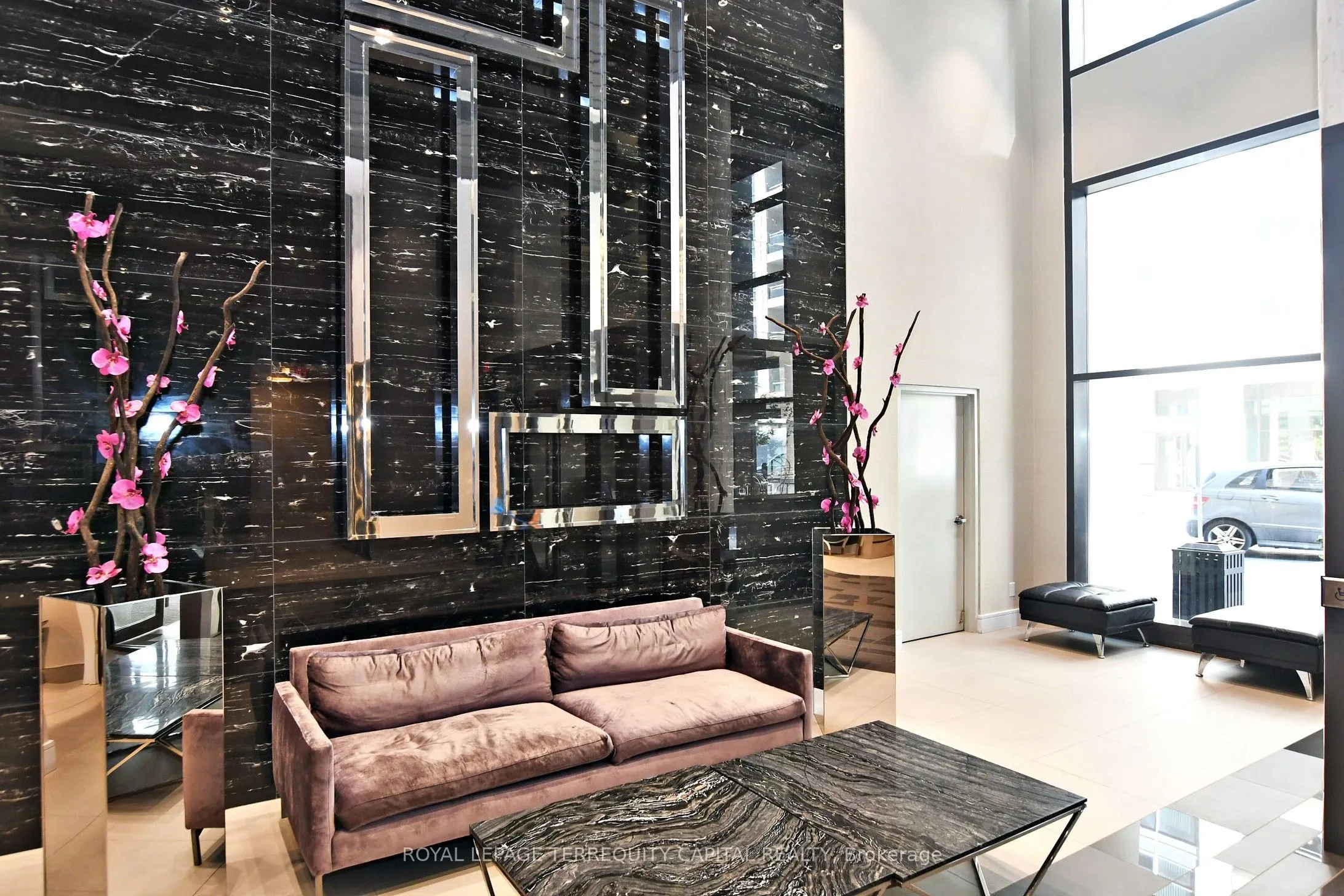 9199 Yonge Street #306
