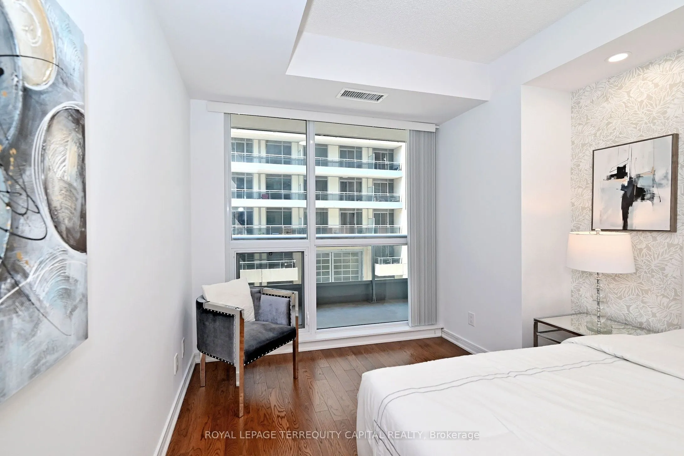 9199 Yonge Street #306