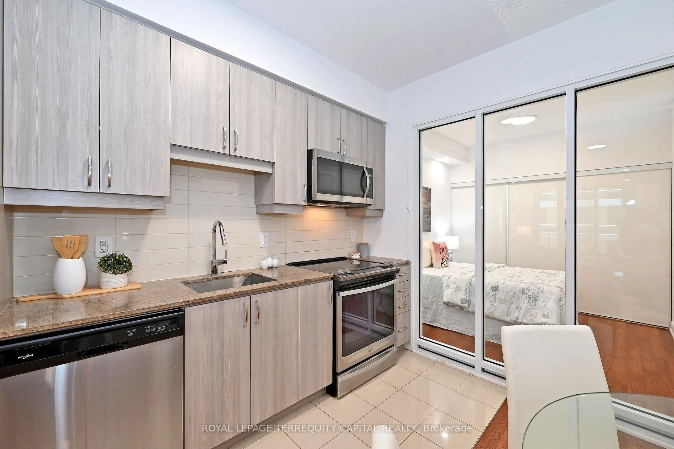 9199 Yonge Street #306