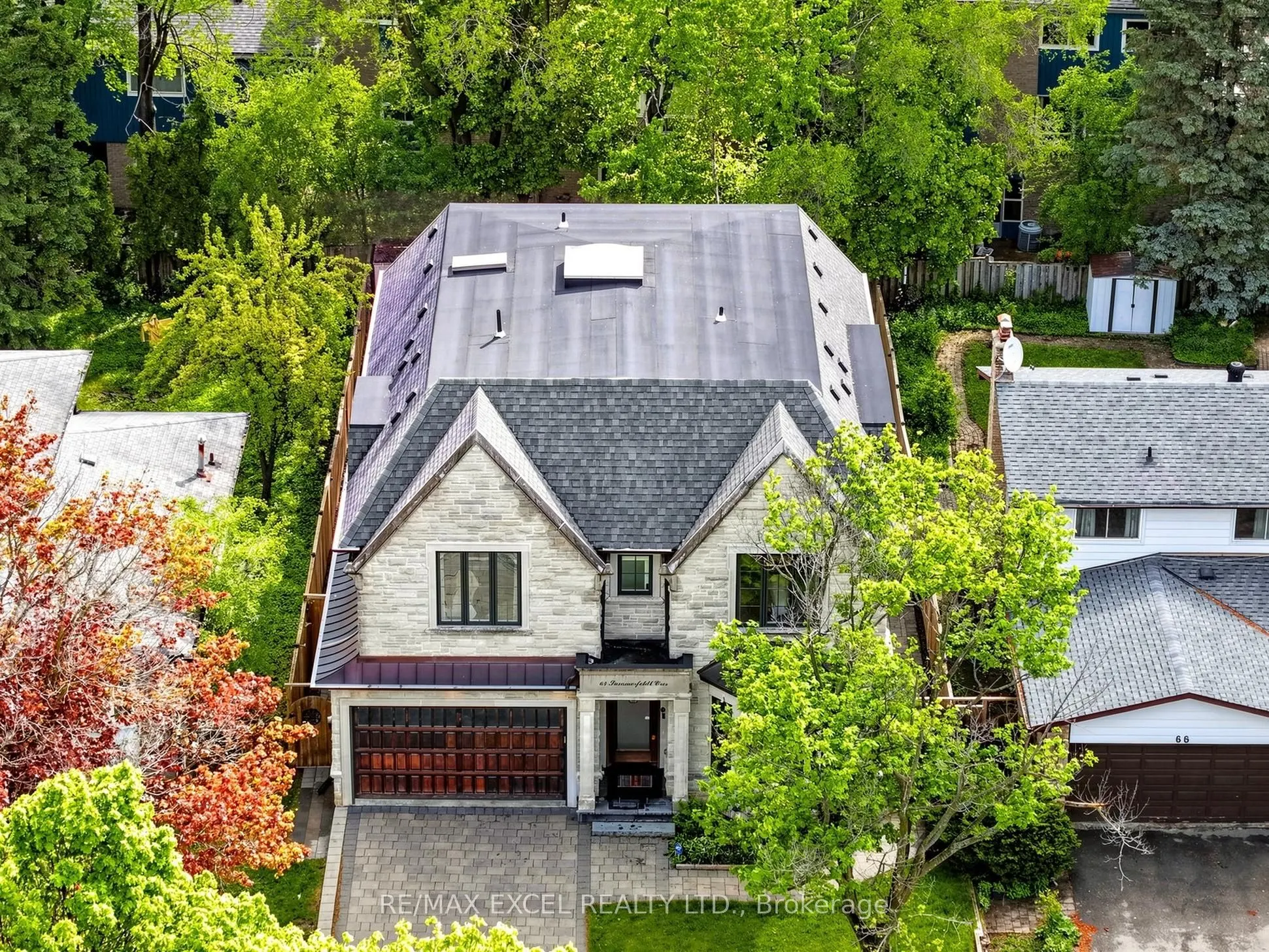 64 SUMMERFELDT Crescent