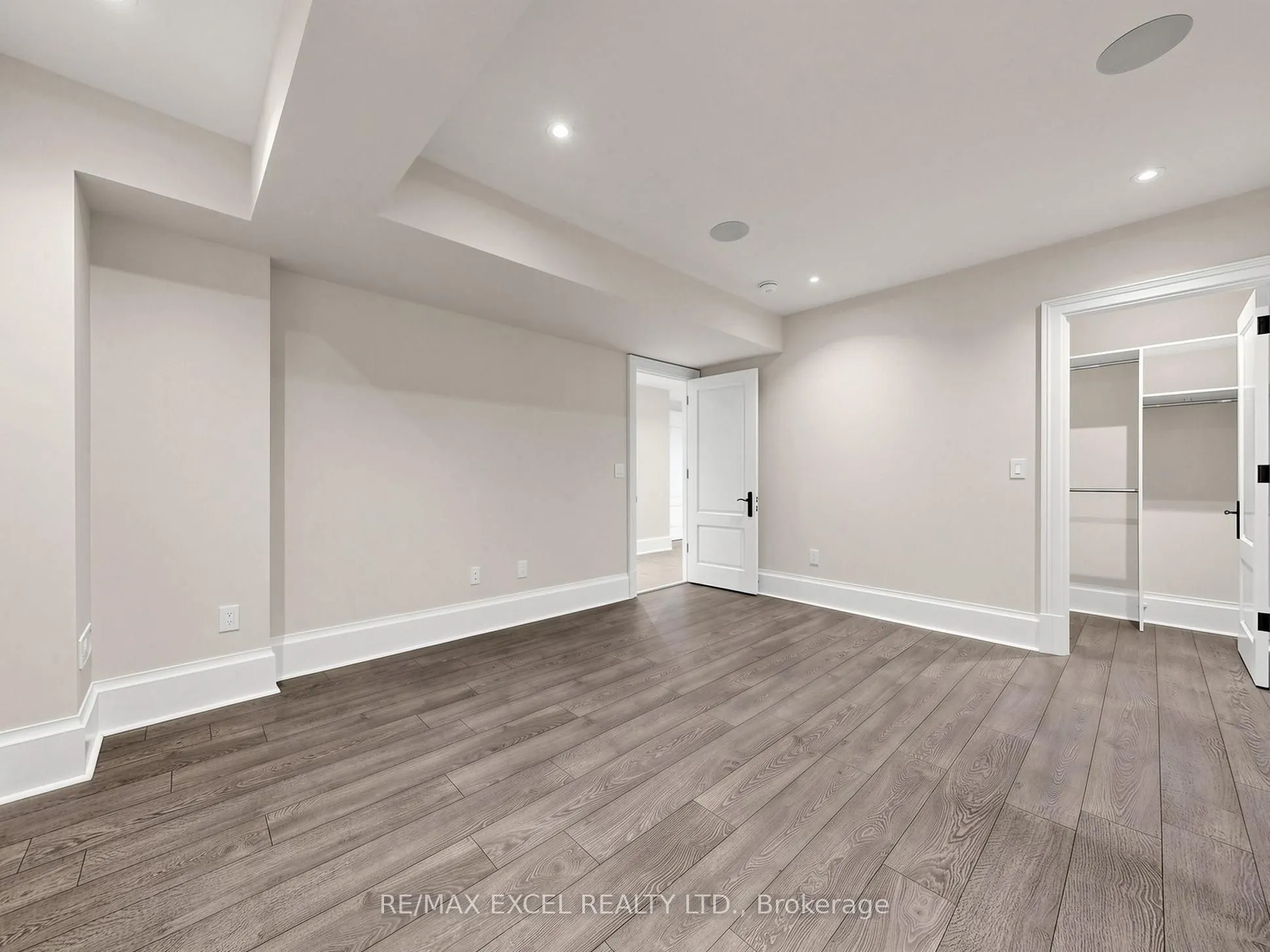 64 SUMMERFELDT Crescent