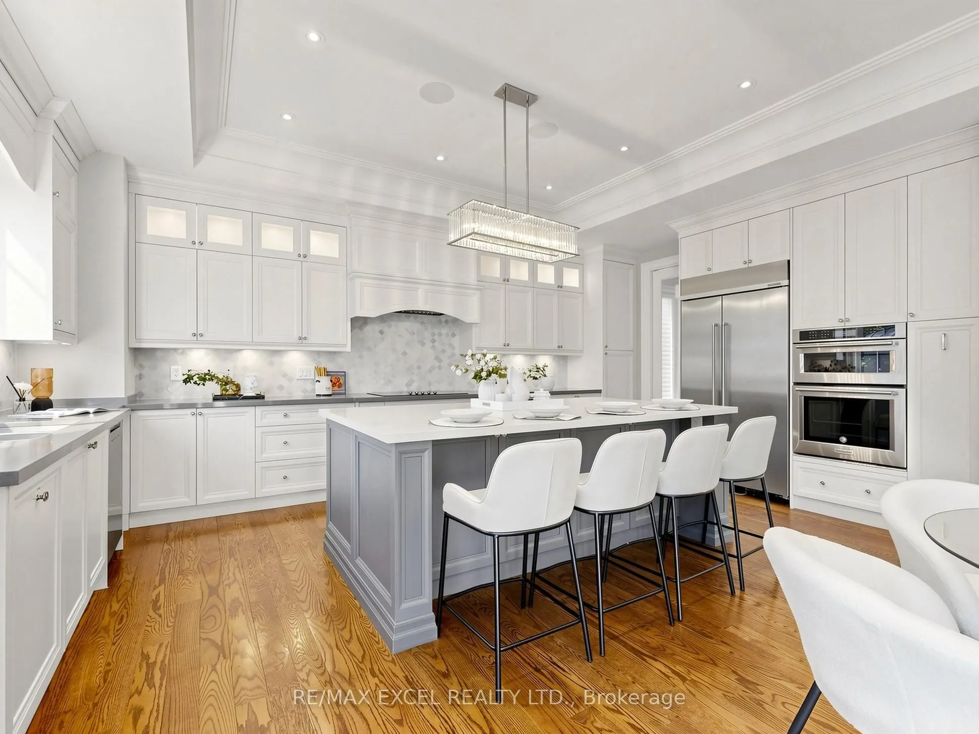 64 SUMMERFELDT Crescent