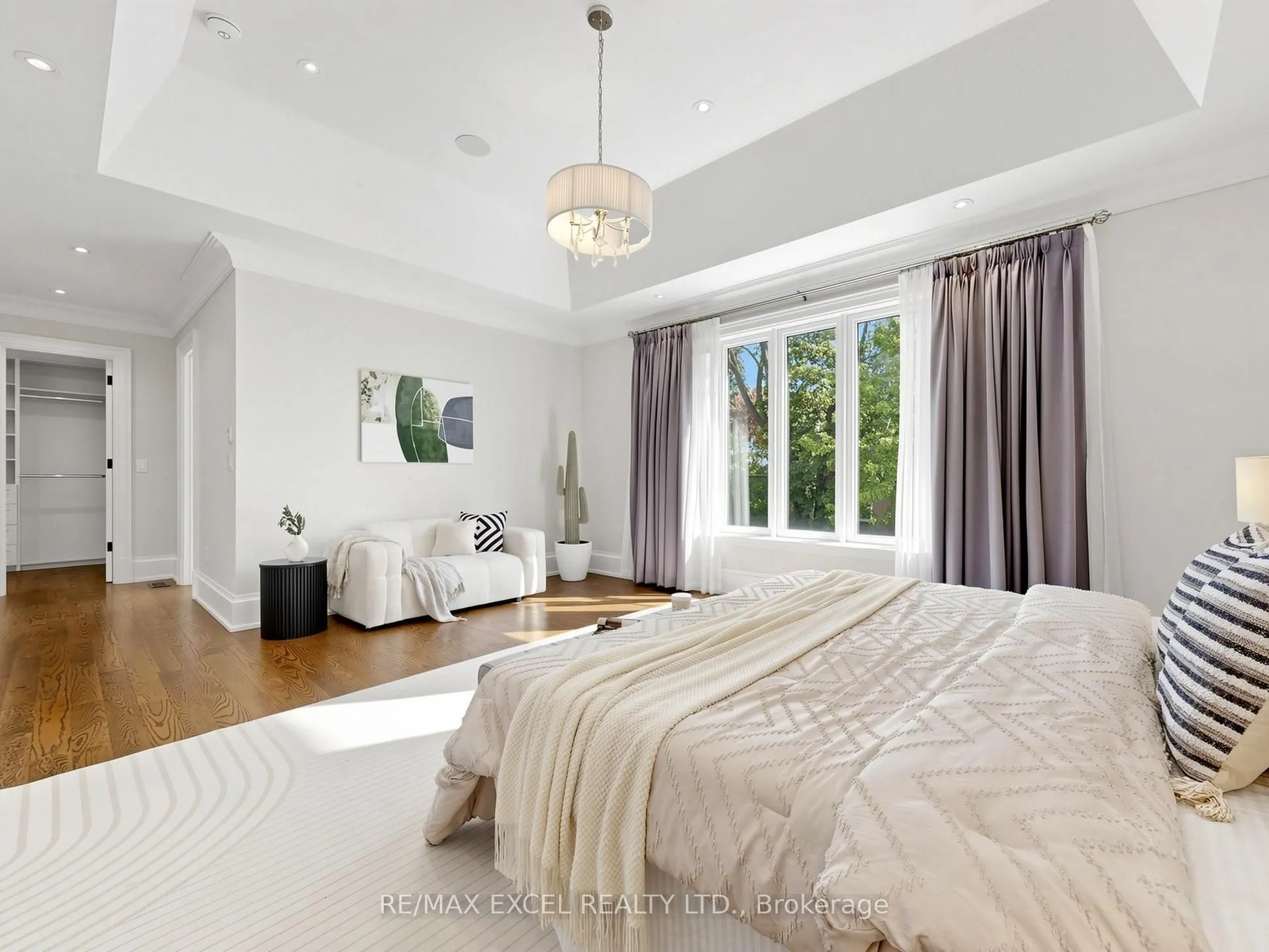64 SUMMERFELDT Crescent