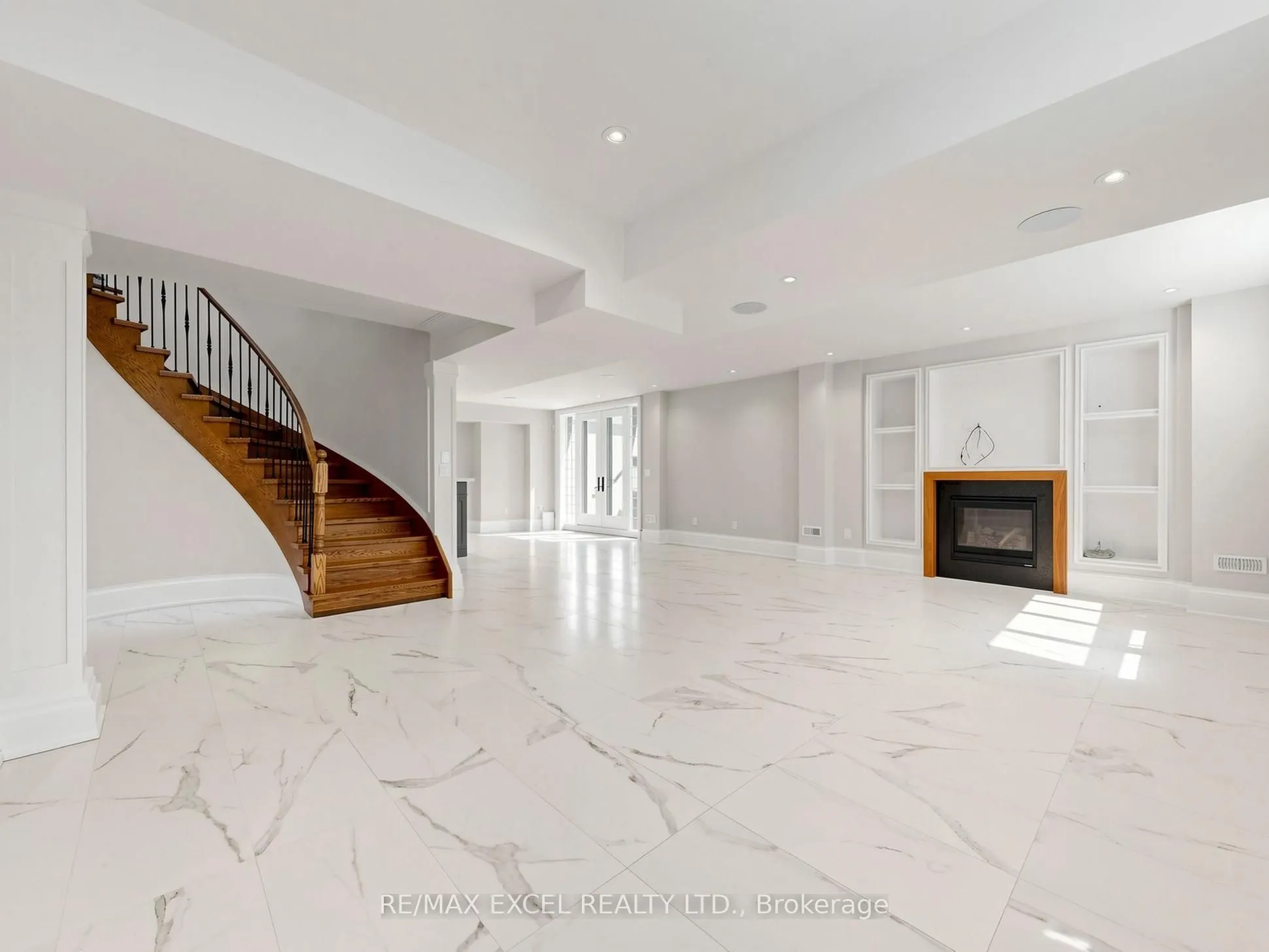 64 SUMMERFELDT Crescent