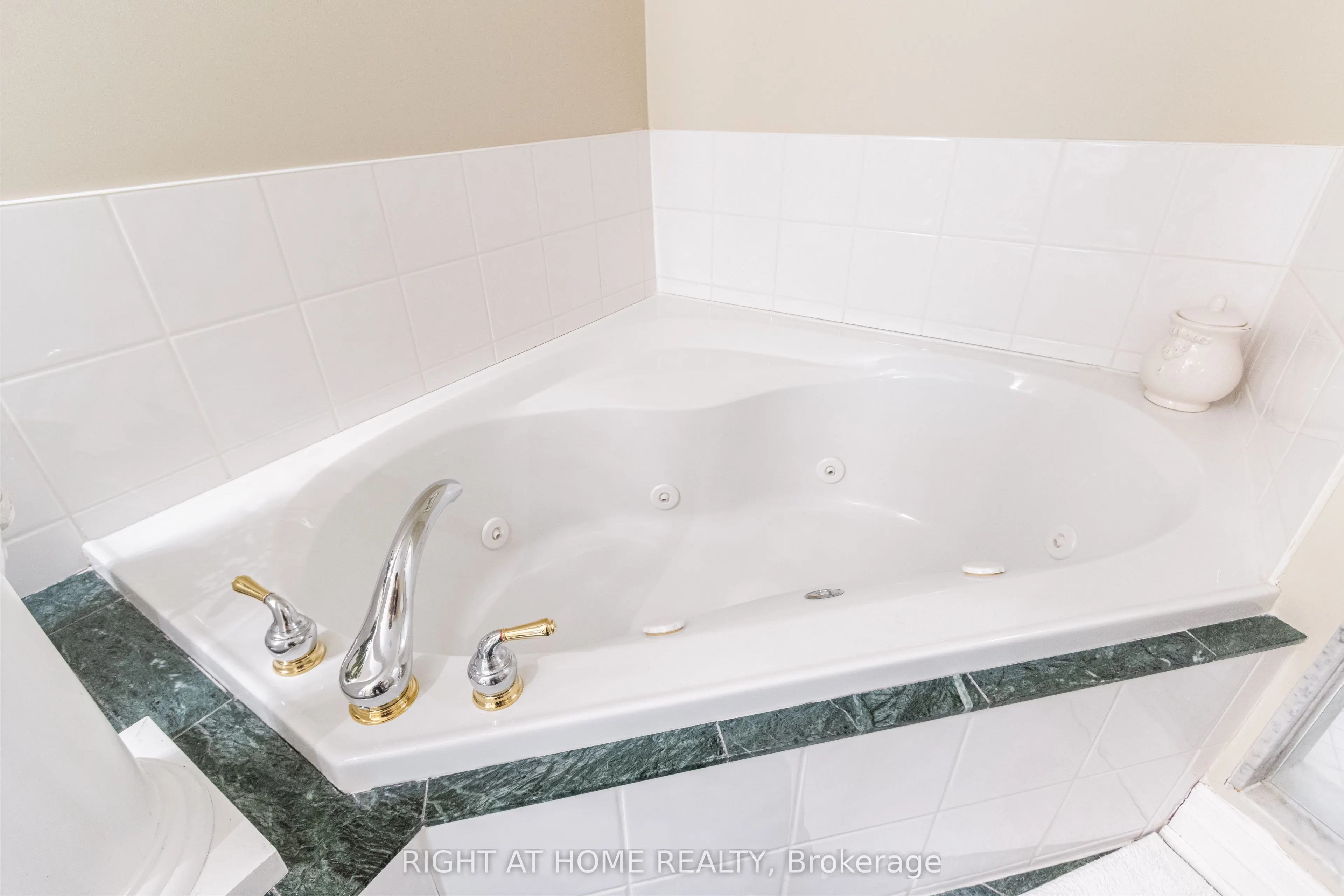 405 Crossing Bridge Place #5B