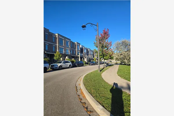 65 Lindcrest Manor
