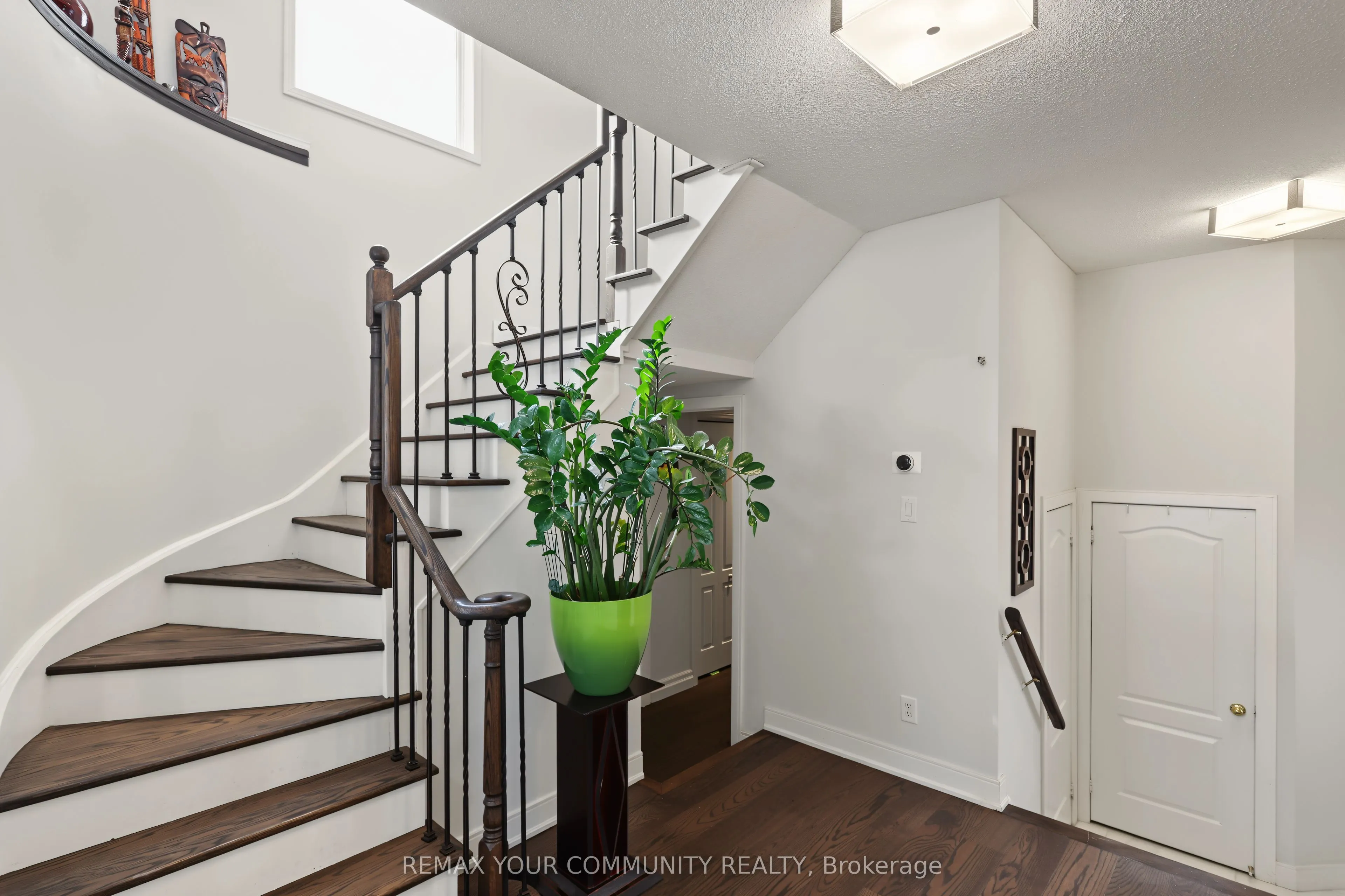21 English Oak Drive