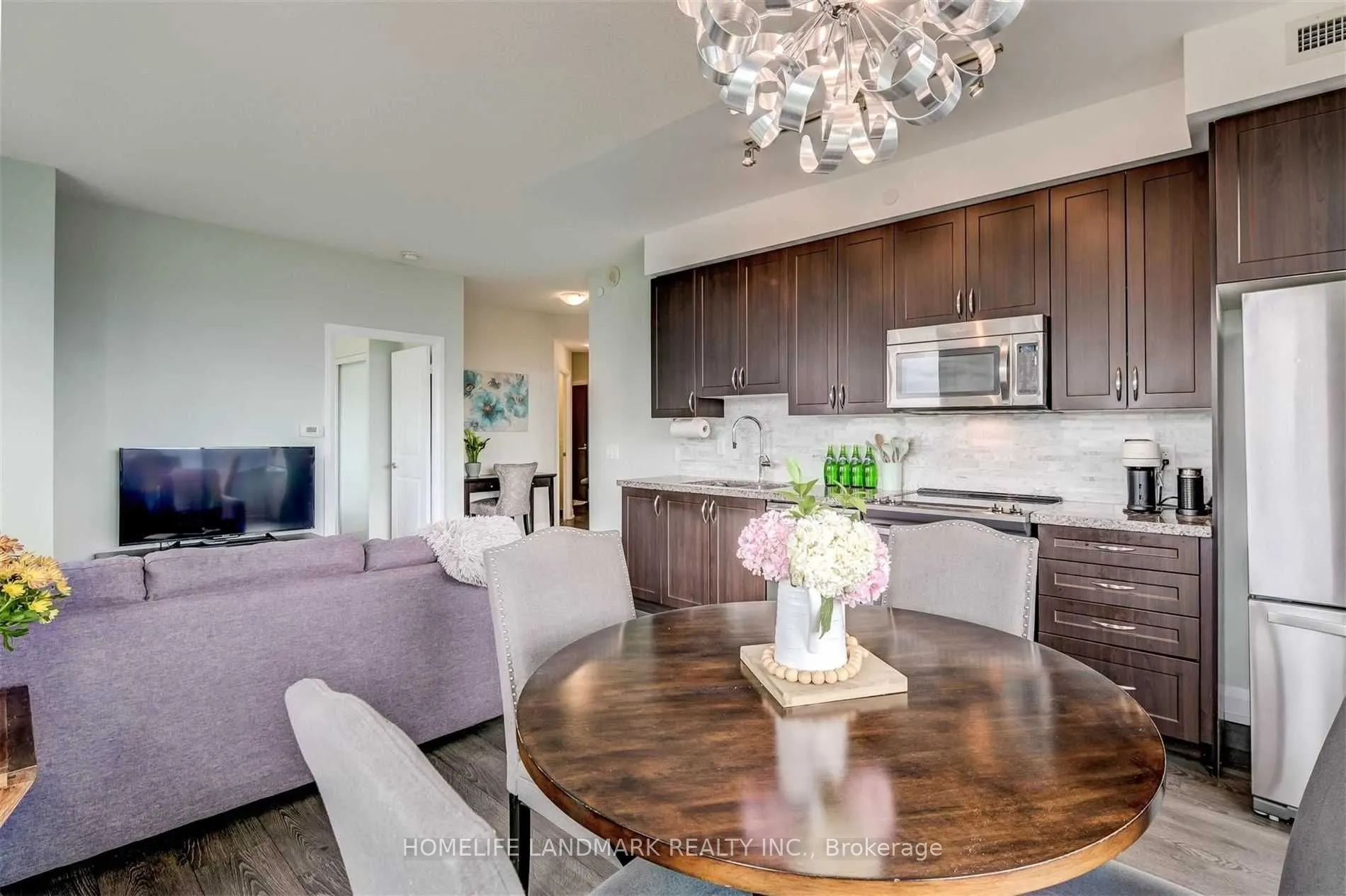 7890 Bathurst Street #907