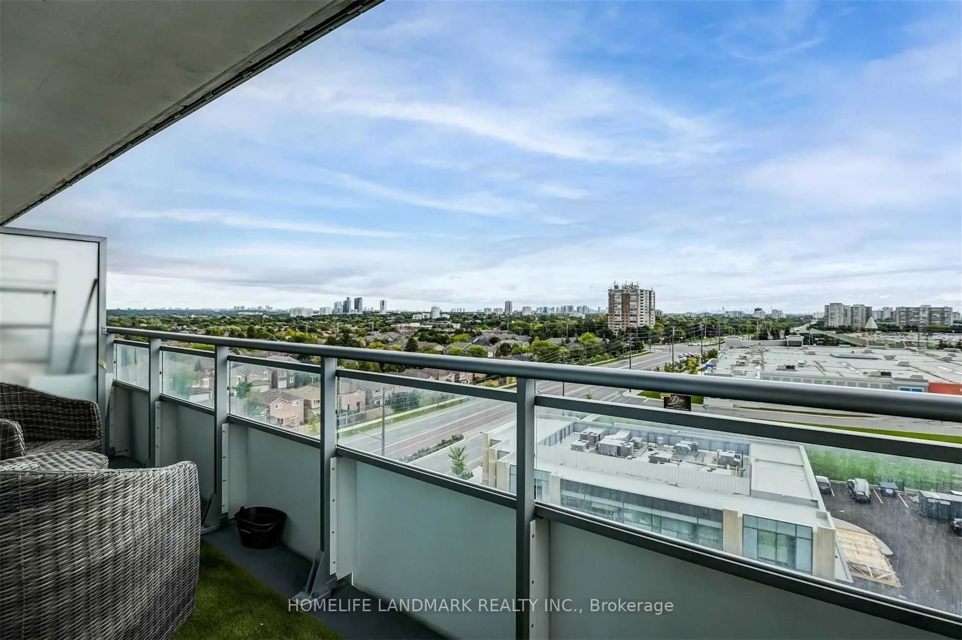 7890 Bathurst Street #907
