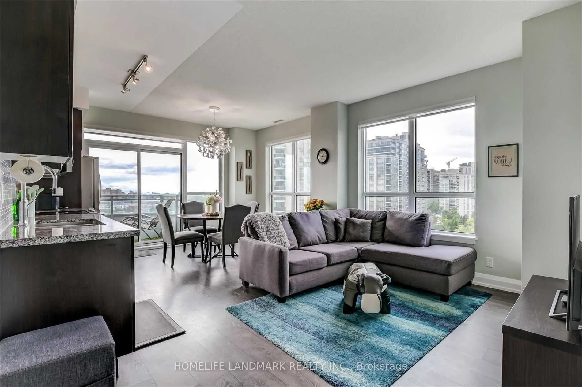 7890 Bathurst Street #907