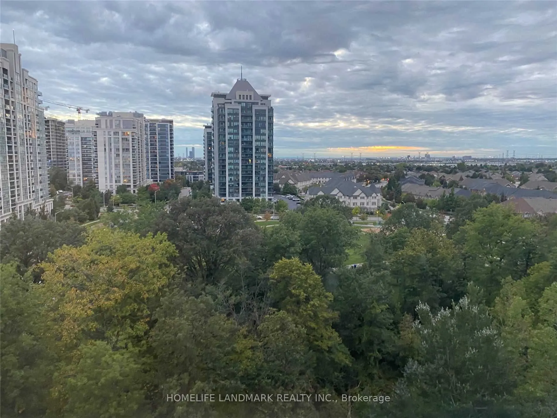 7890 Bathurst Street #907