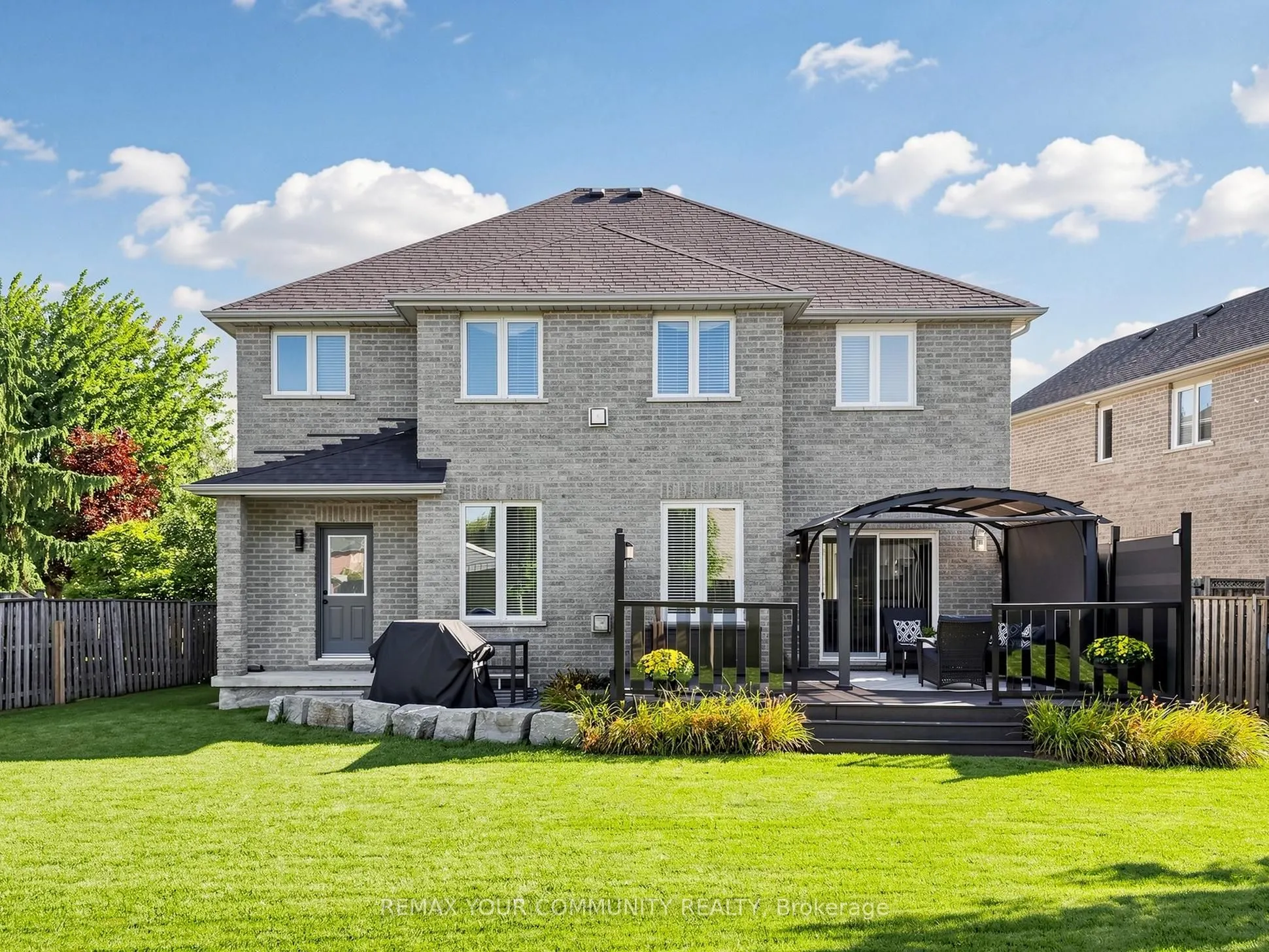 16 Whitestone Drive
