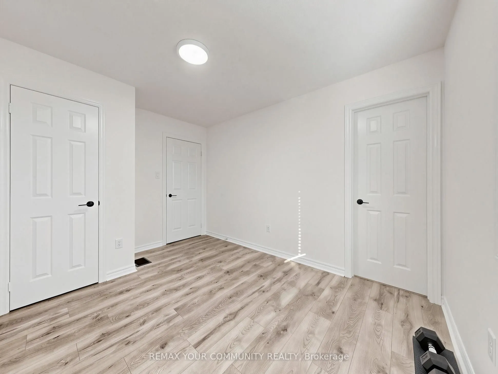 16 Whitestone Drive