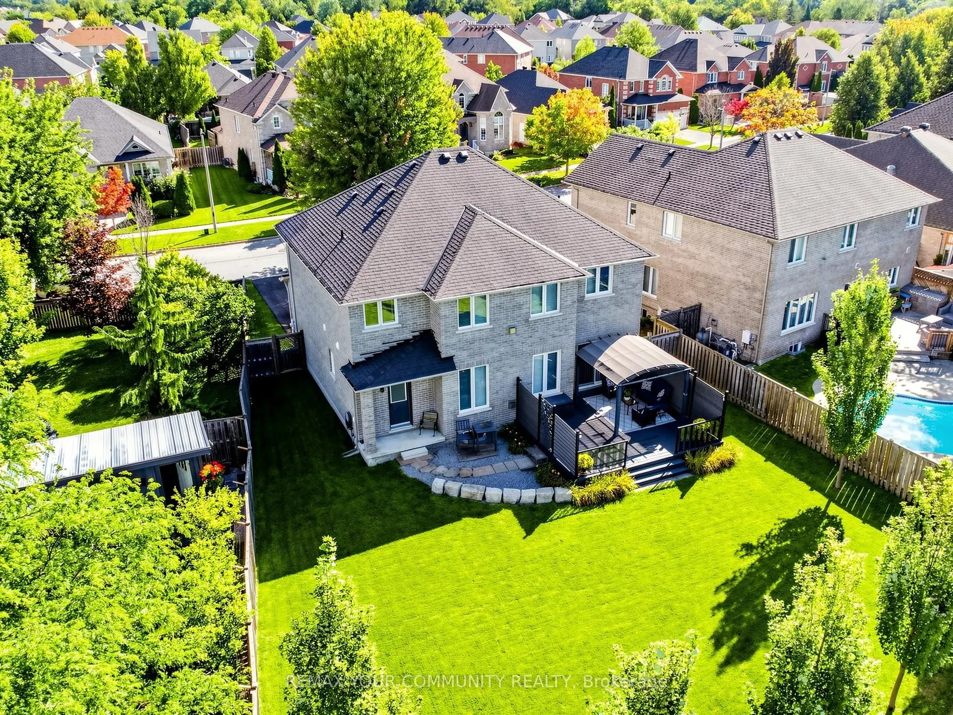 16 Whitestone Drive