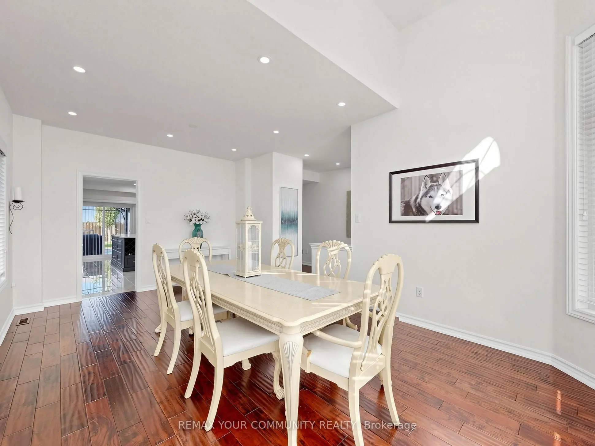 16 Whitestone Drive