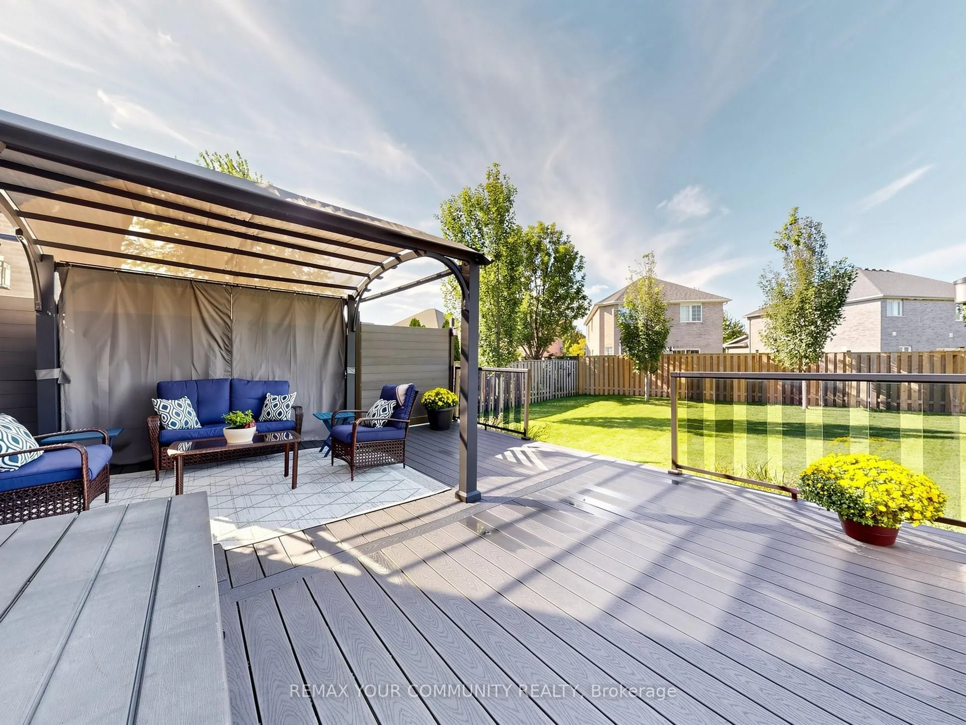 16 Whitestone Drive