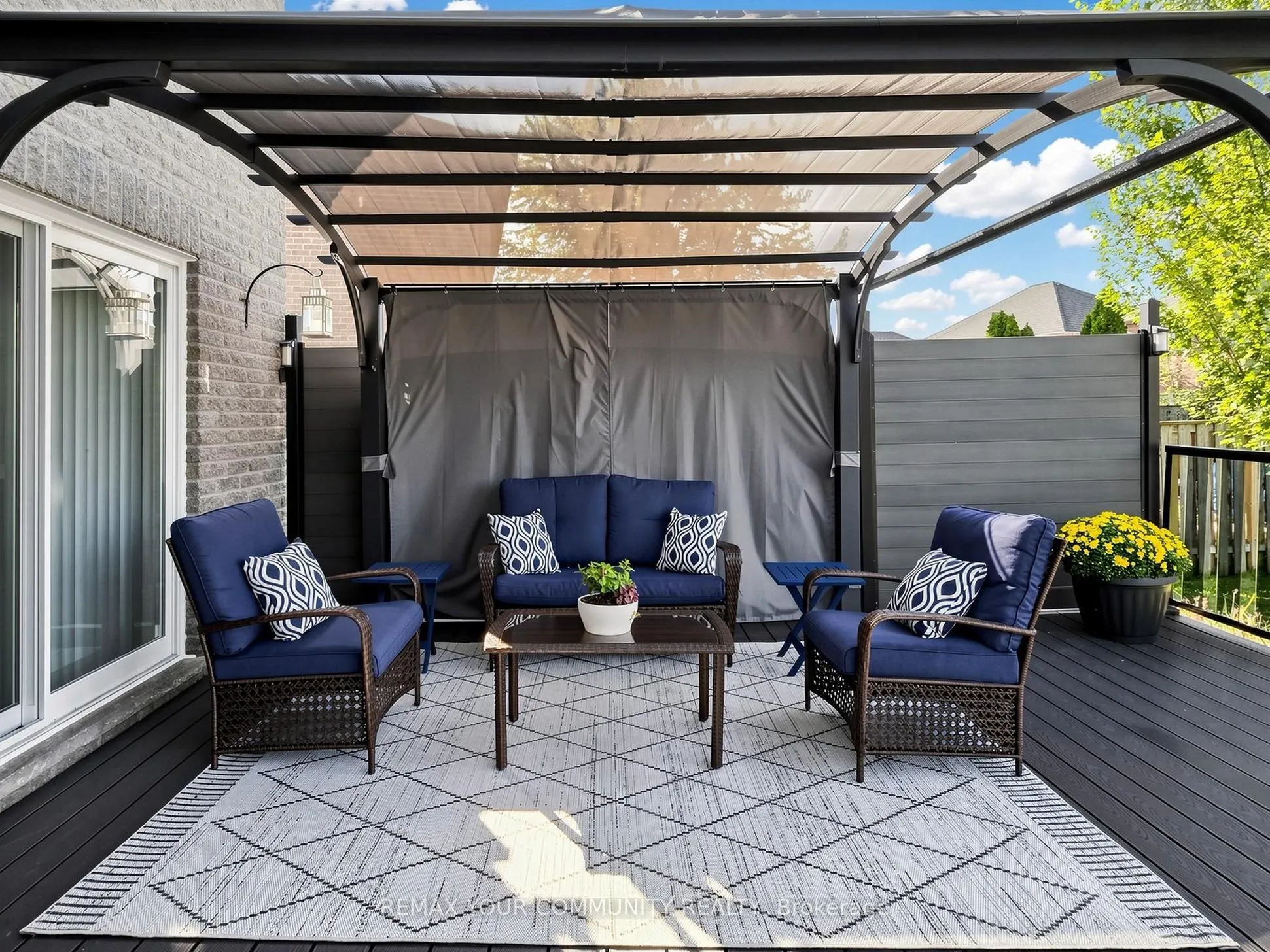 16 Whitestone Drive
