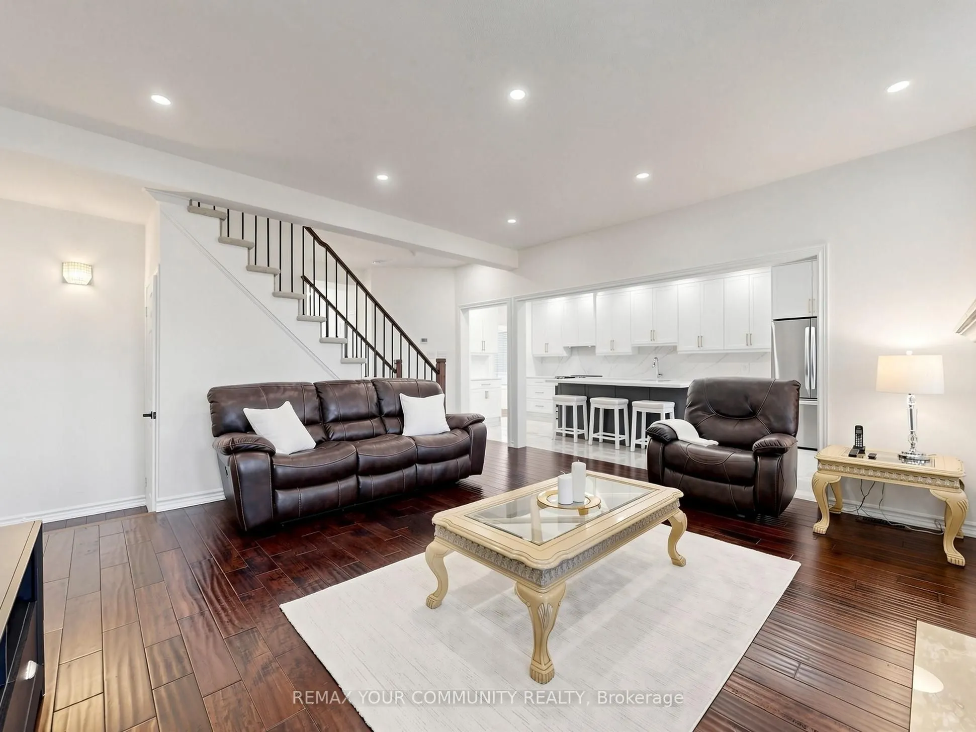 16 Whitestone Drive