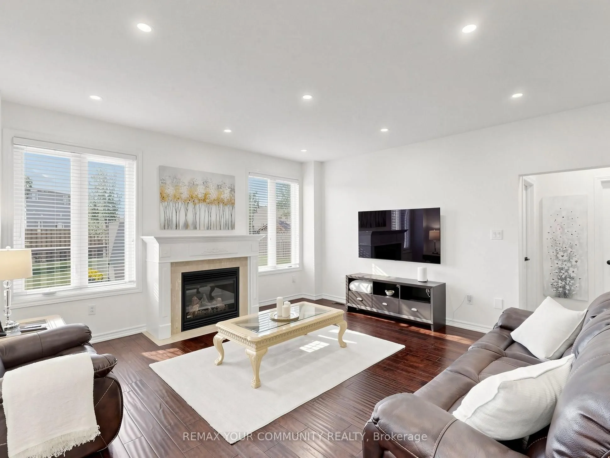 16 Whitestone Drive