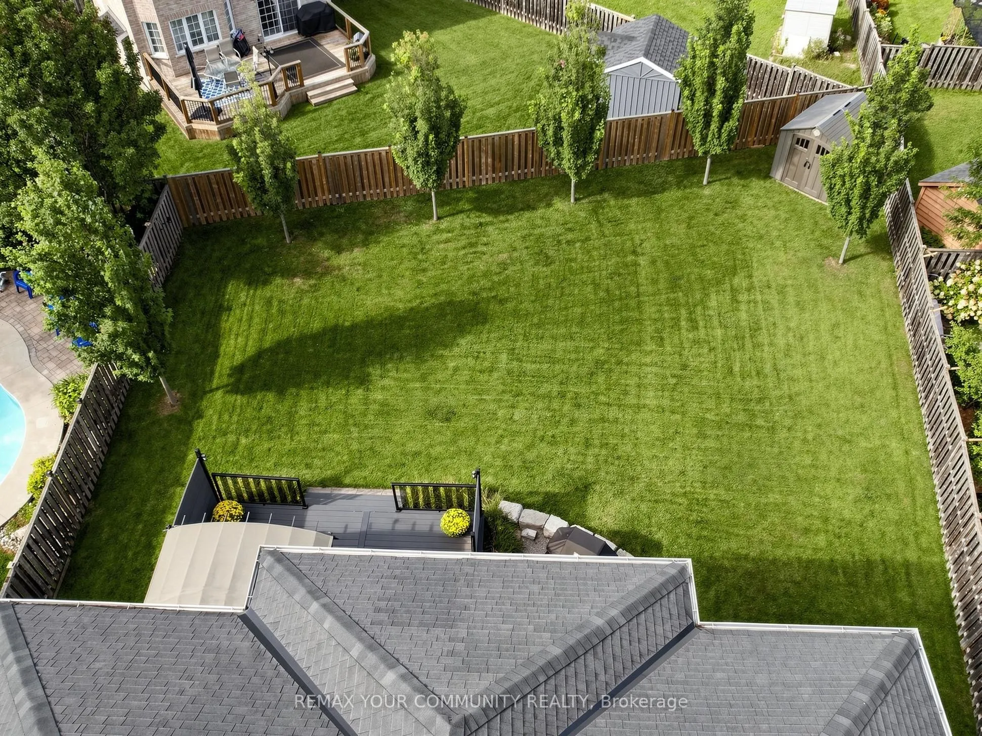 16 Whitestone Drive