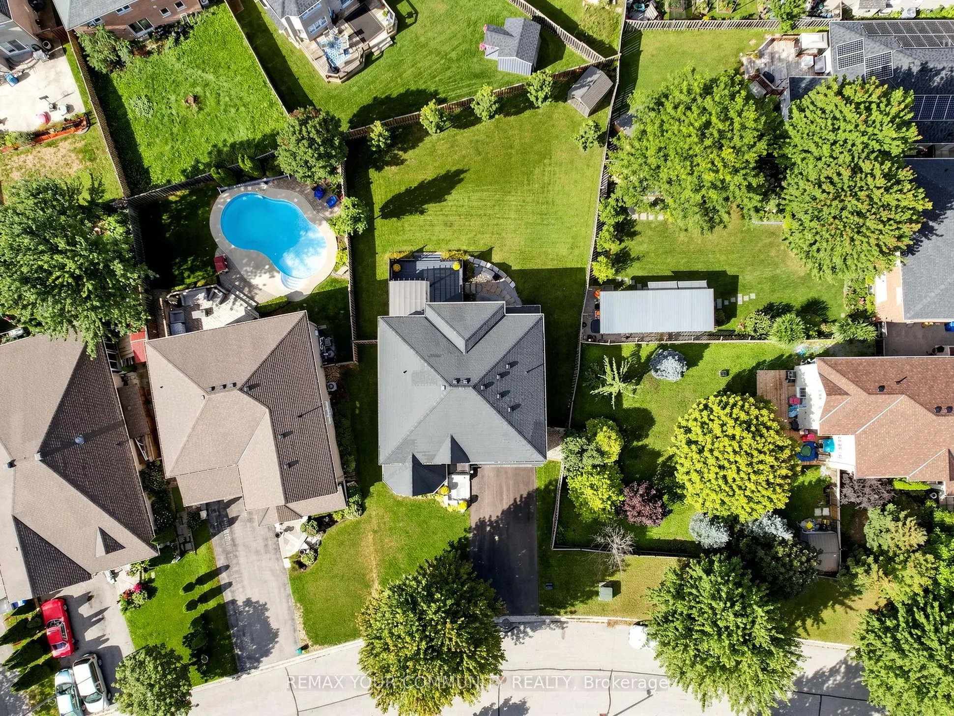 16 Whitestone Drive