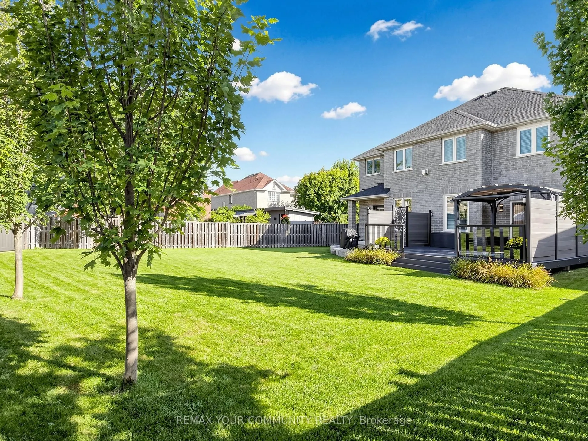 16 Whitestone Drive