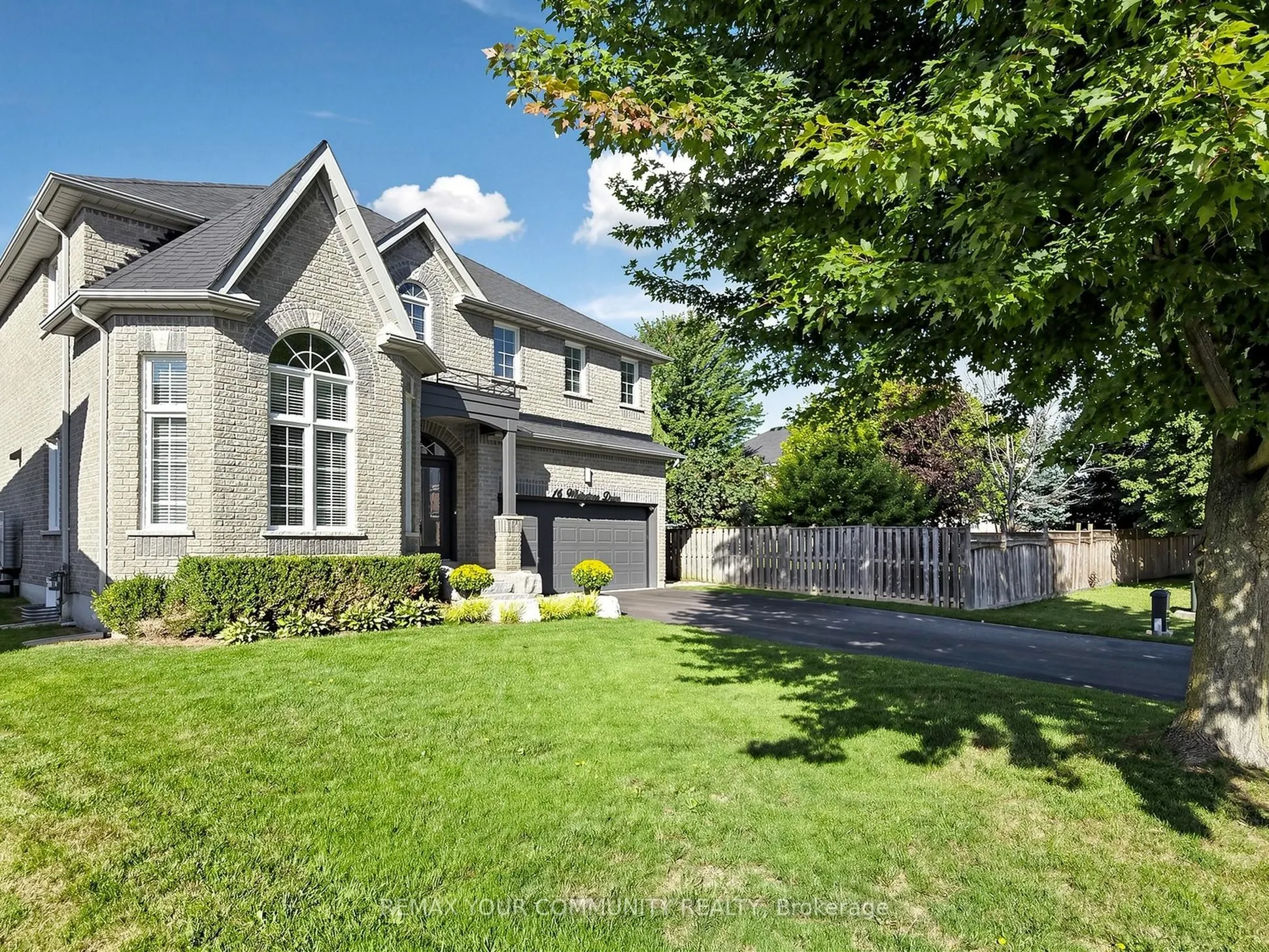 16 Whitestone Drive