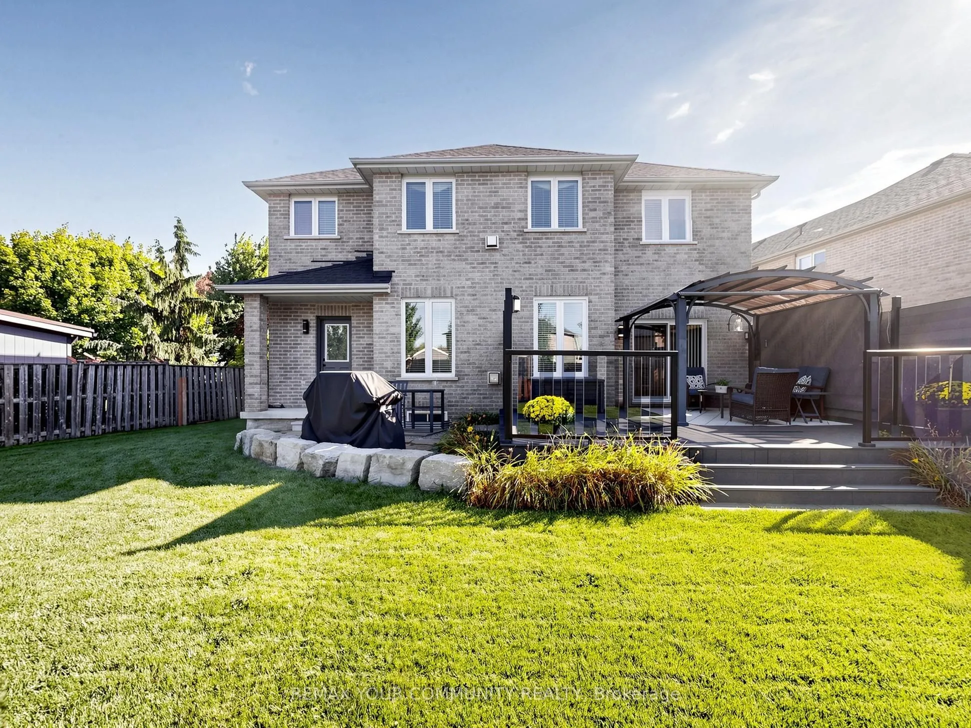 16 Whitestone Drive
